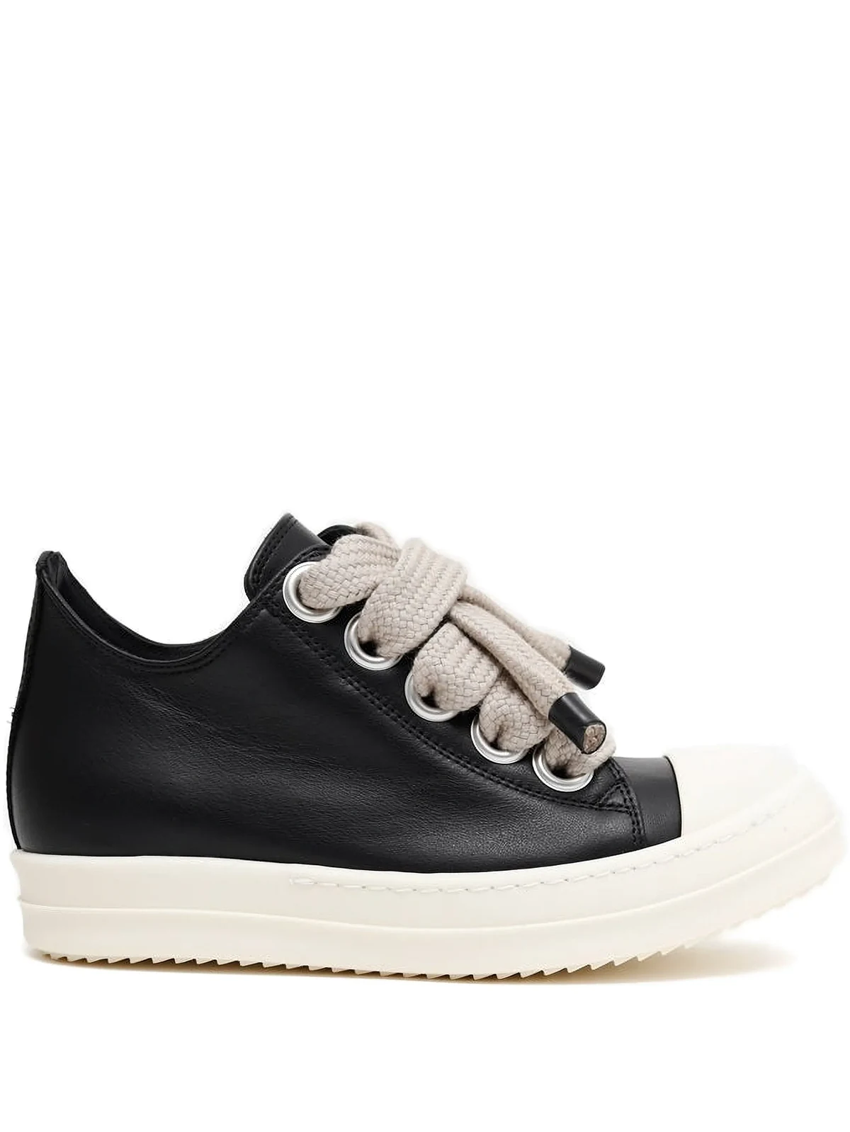 Sneakers mit Schnürung