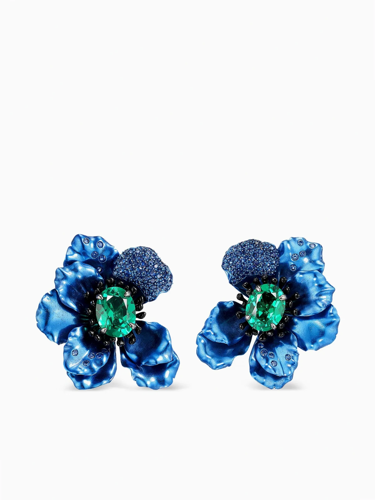 18kt Poppy Weißgoldohrringe mit Smaragd und Saphir