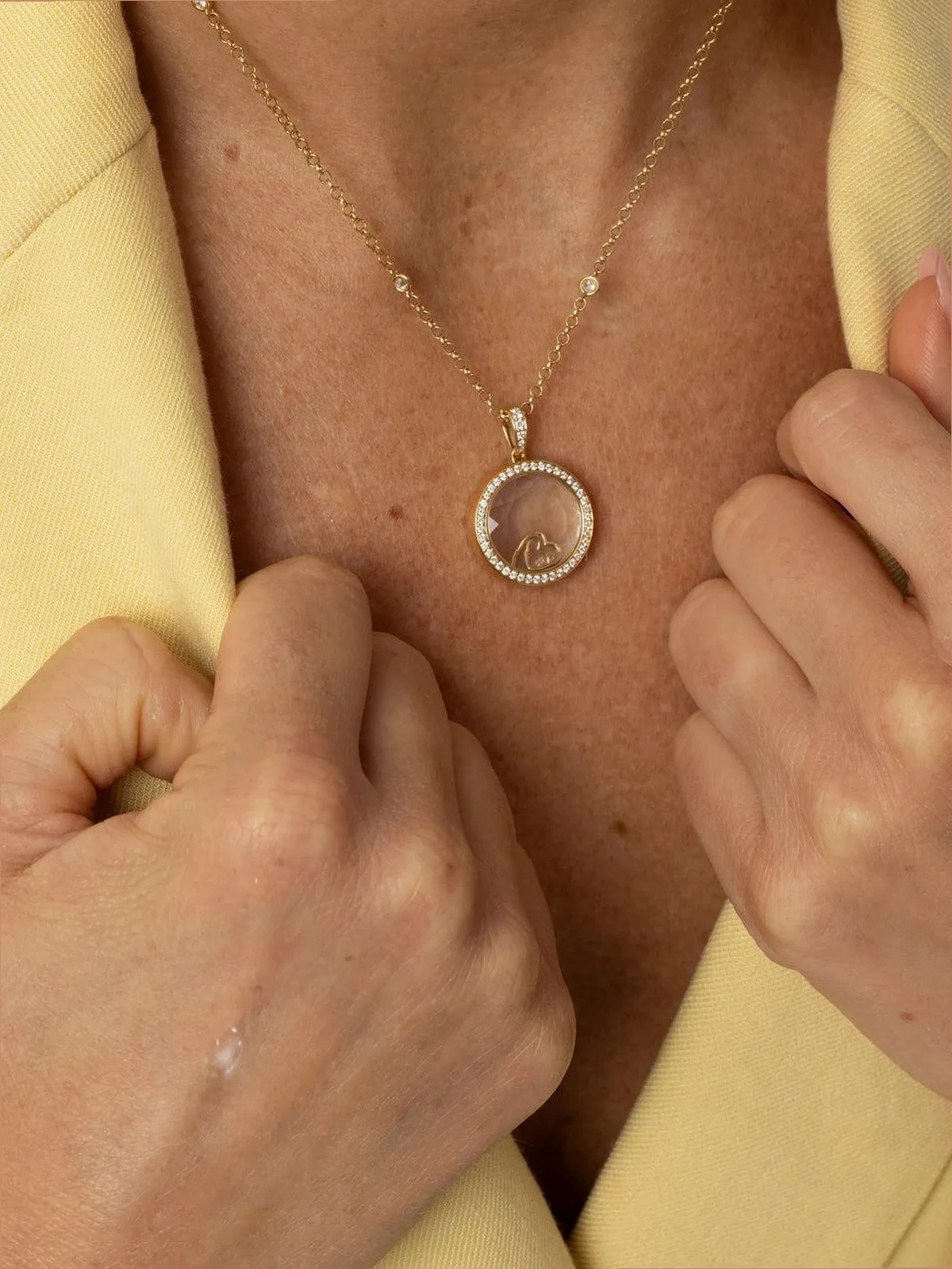 18K yellow gold Linked Hearts charm