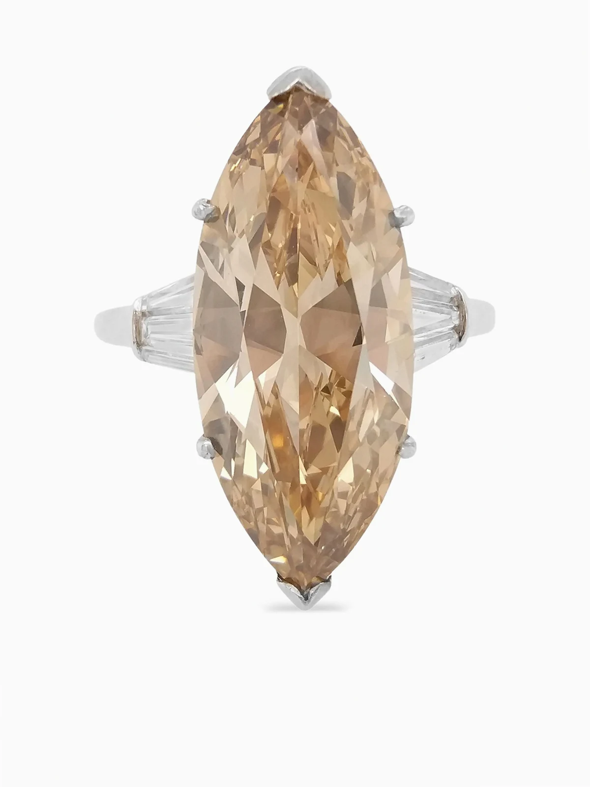 Platinring mit Marquise-Diamanten