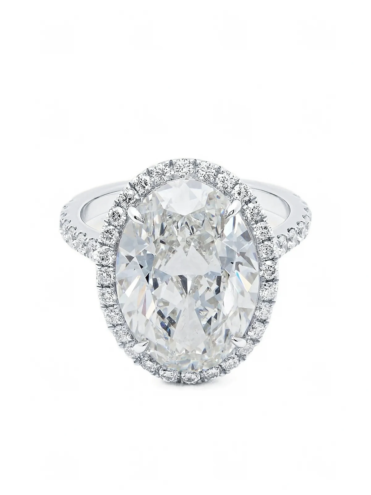 18K white gold diamond ring