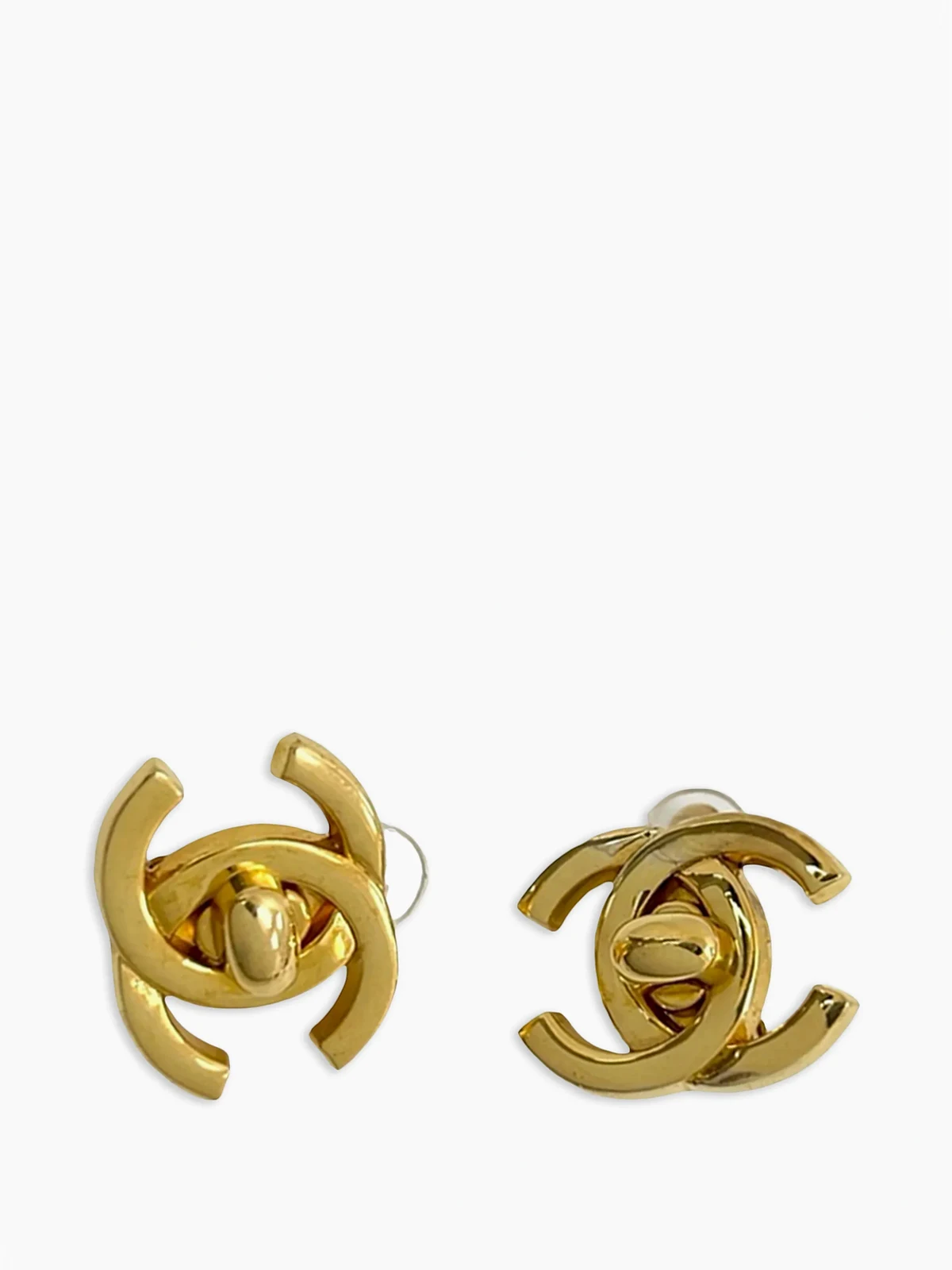 1995 CC Gold Plated Turn Lock Clip on earrings