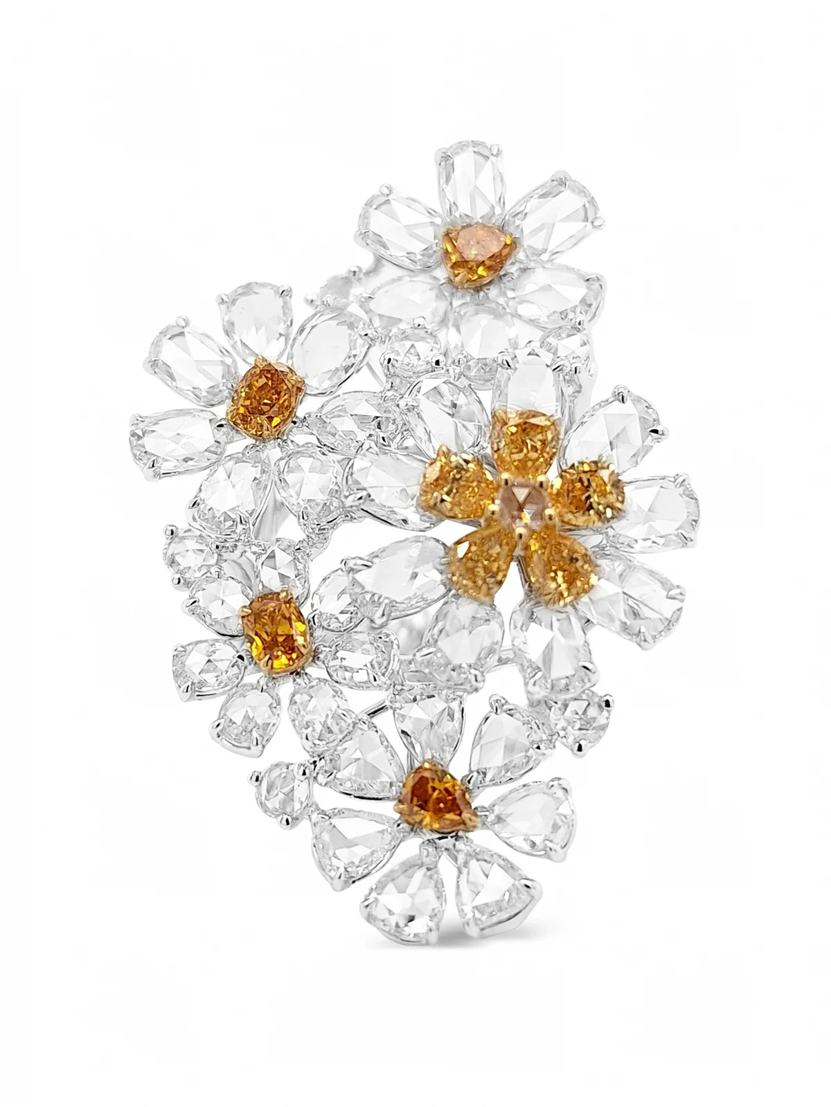 Statement-Ring in Blumenform mit Diamant