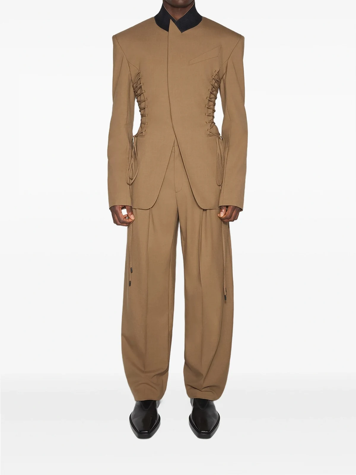 pleated balloon-shape trousers