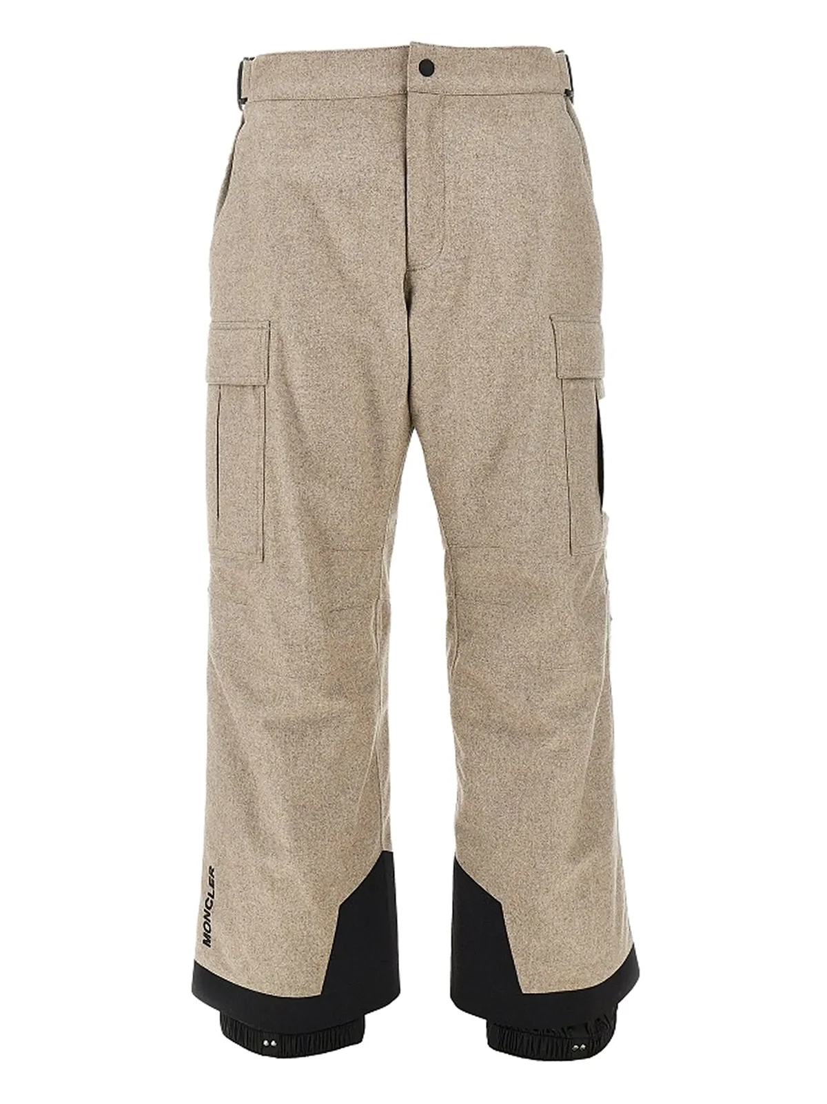 Hose mit aufgesetzten Taschen