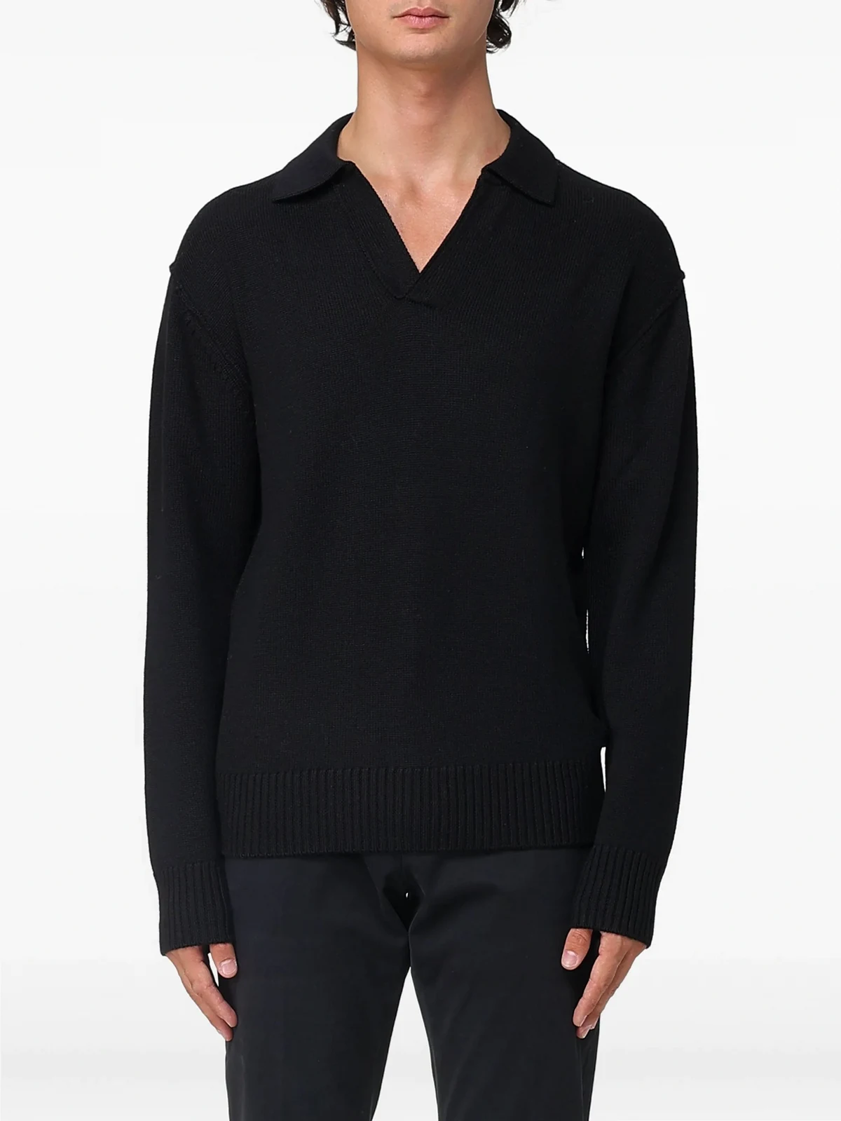 V-neck long-sleeves pullover