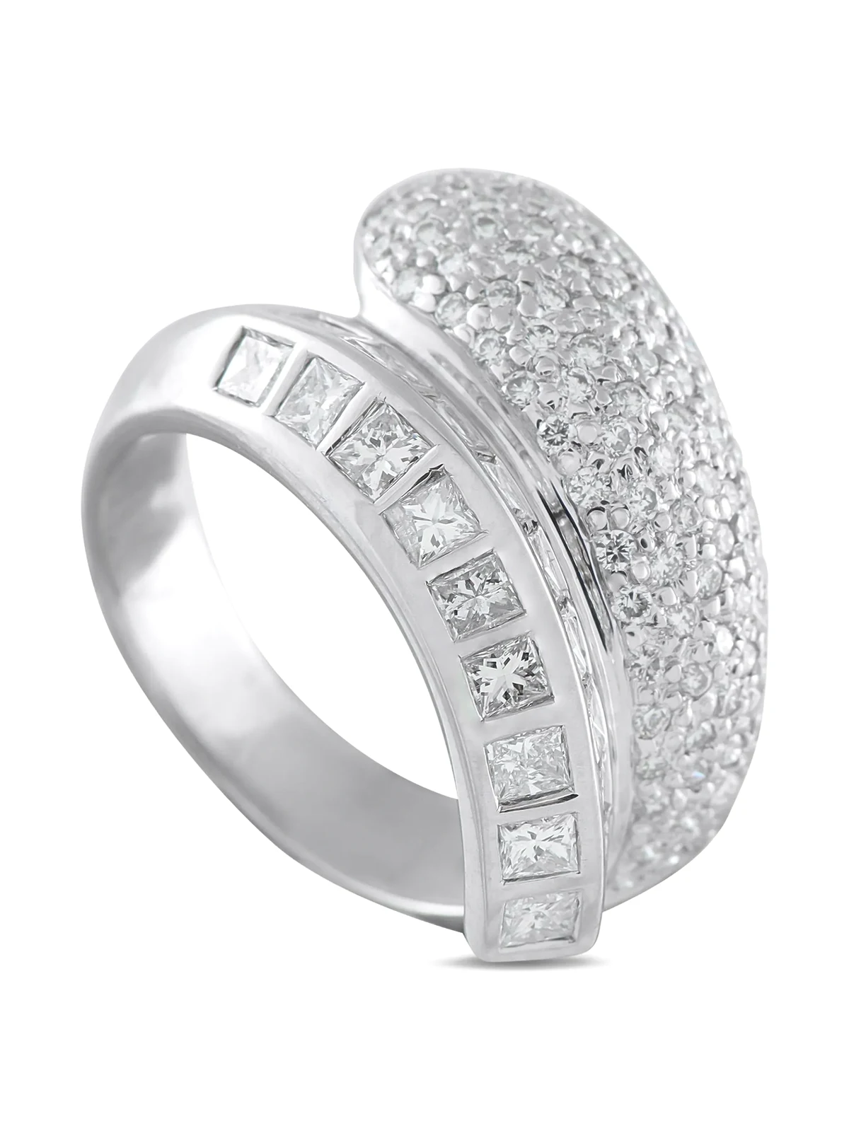 18K white gold diamond ring