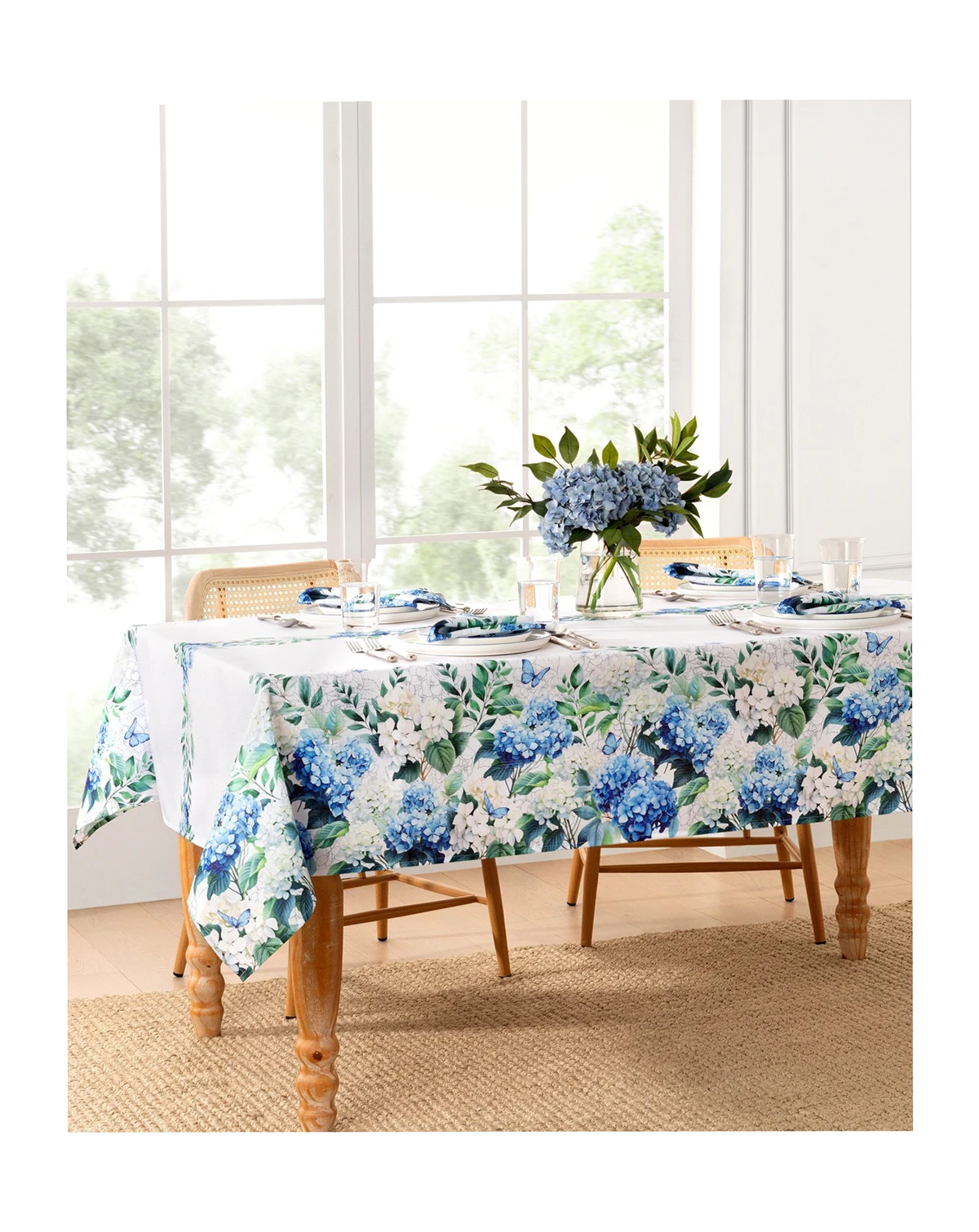 Hydrangea Bloom Floral Double Border Rectangle Tablecloth, 60" X 102"