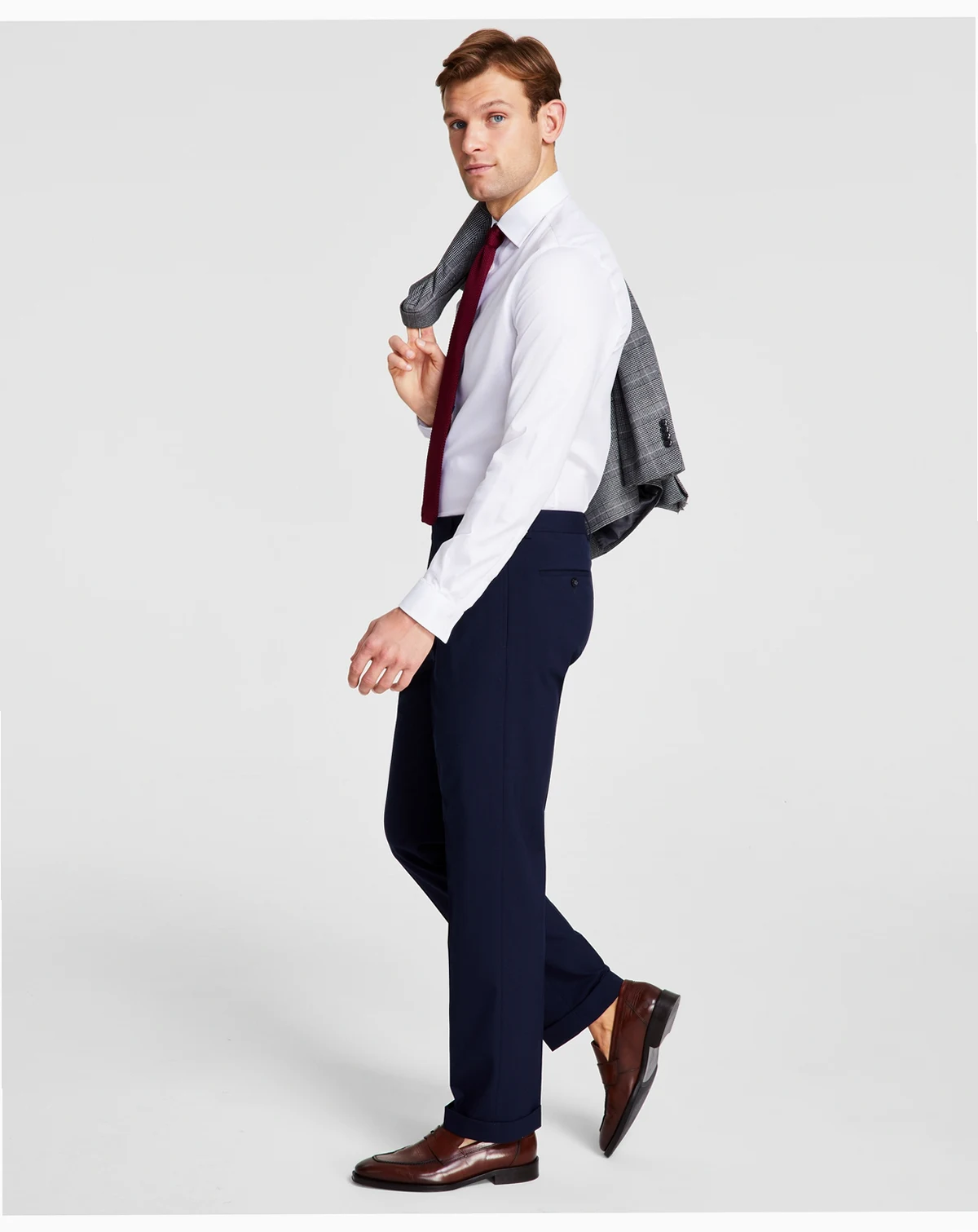 Men's Pleated Solid Classic Fit Pants