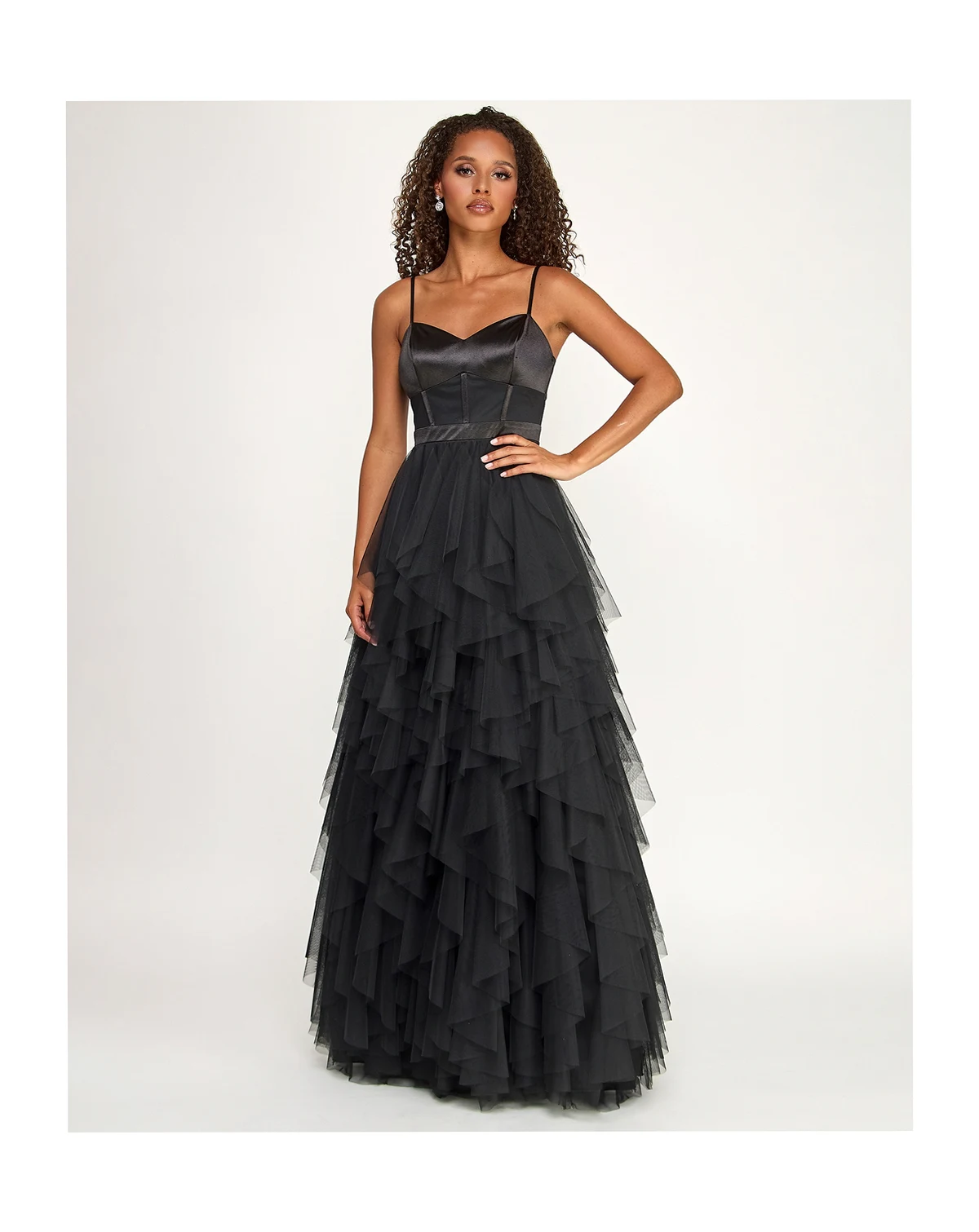 Juniors' Sweetheart-Neck Ruffled Cascade Gown