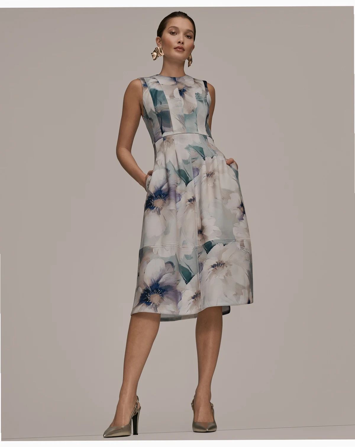 Women's Sleeveless Floral Fit and Flare Midi Dress