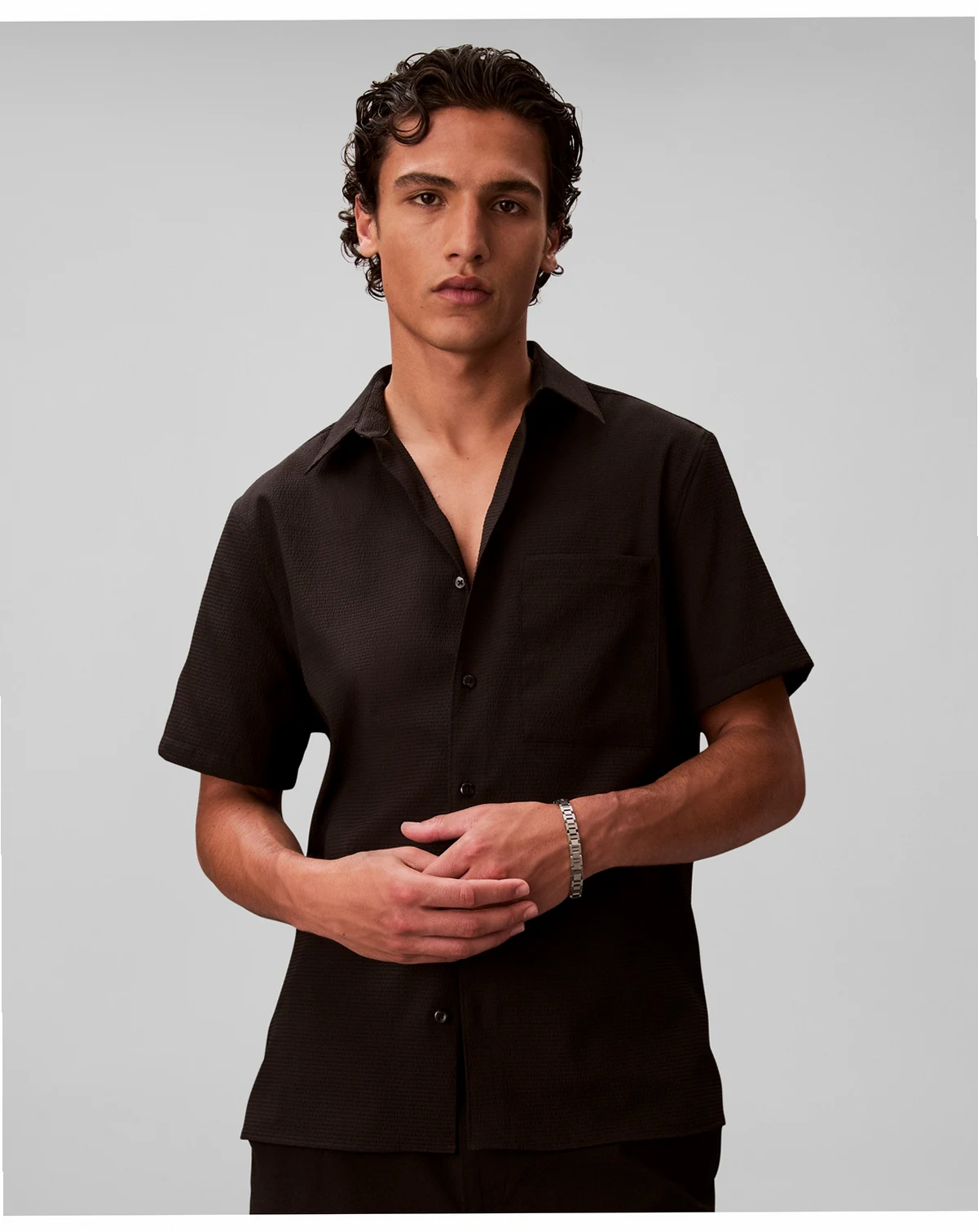 Men's Solid Seersucker Classic Button-Down Shirt
