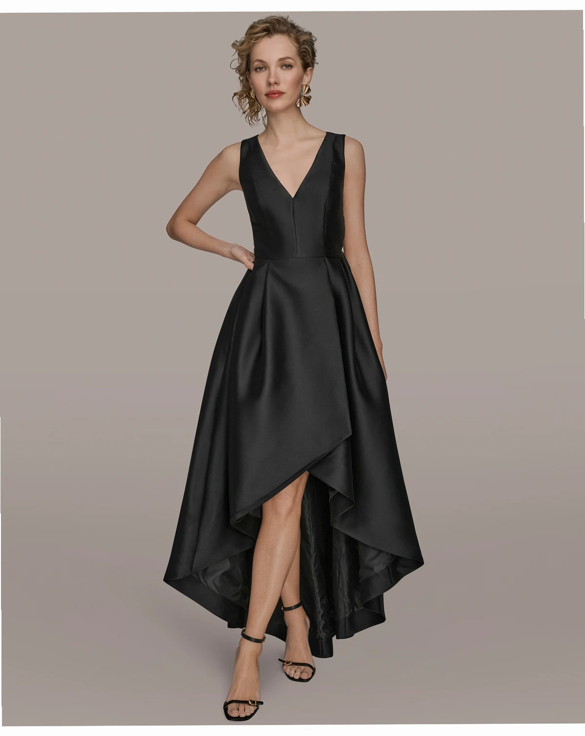 Women's Sleeveless Asymmetrical V-Neck Ball Gown