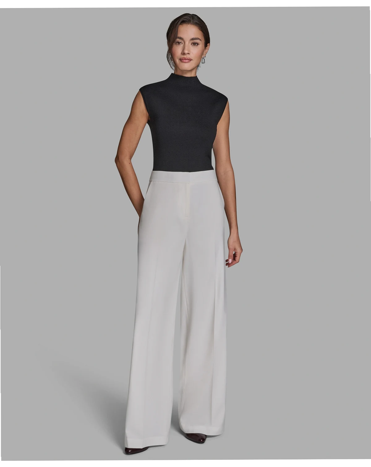 Women's Wide-Leg High-Rise Pleated Pants