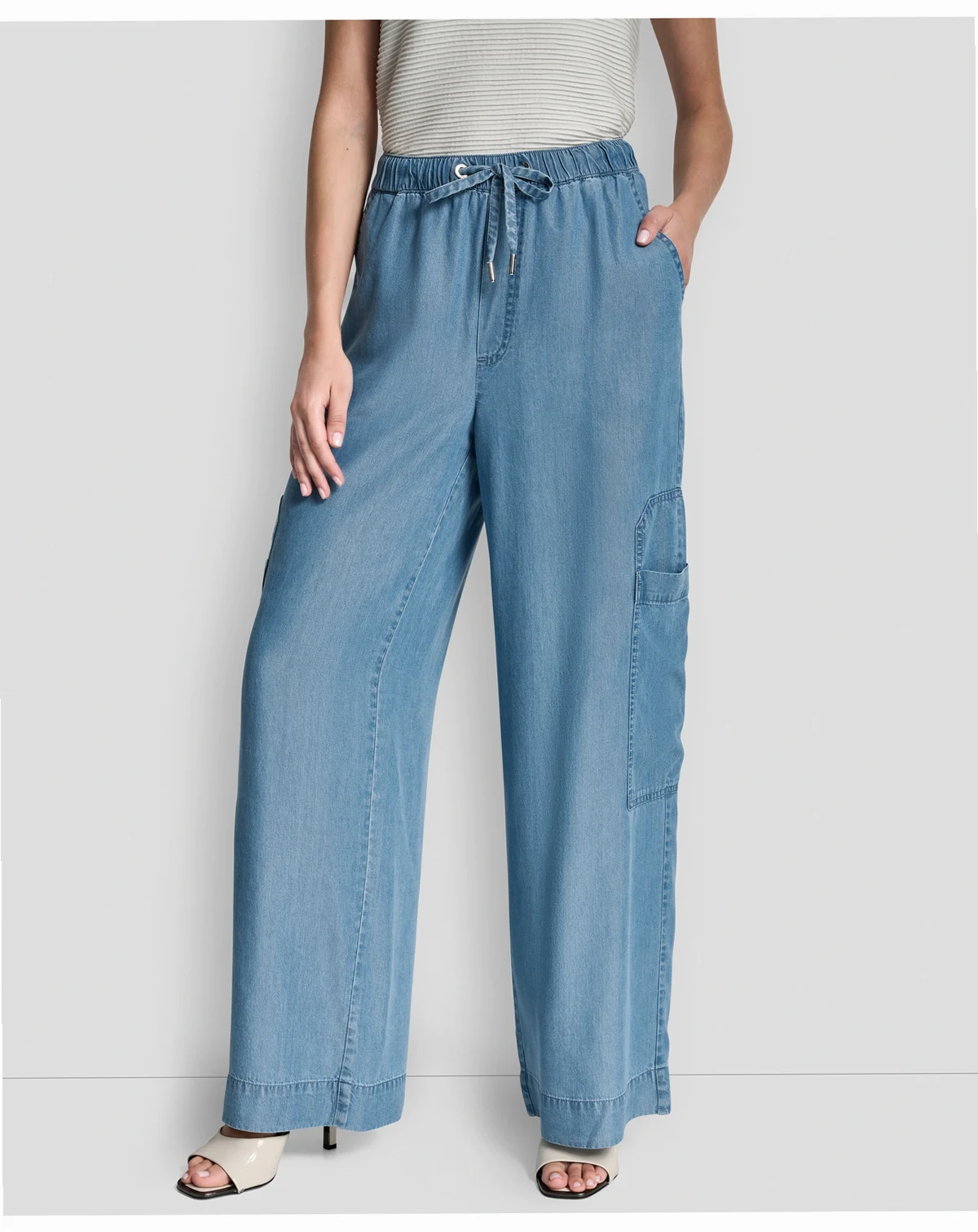 Women's Patch Pocket Detail Pull-On Pants