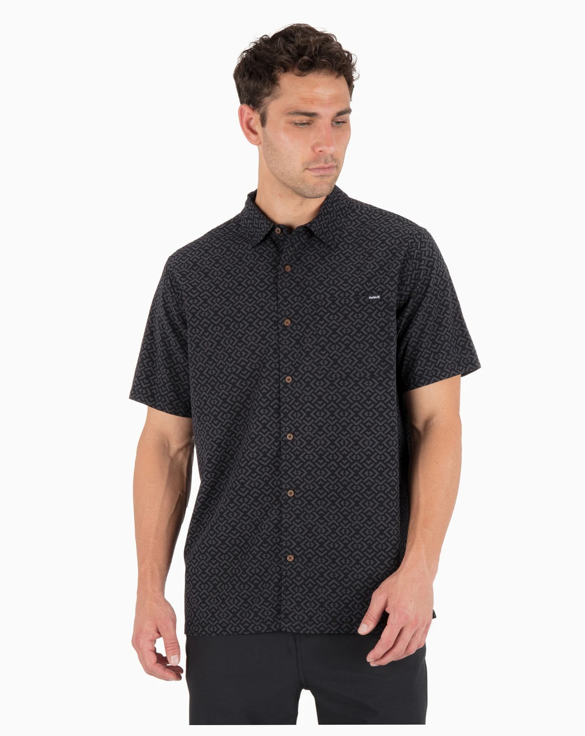 Men's Relaxed-Fit Point Collared Shirt