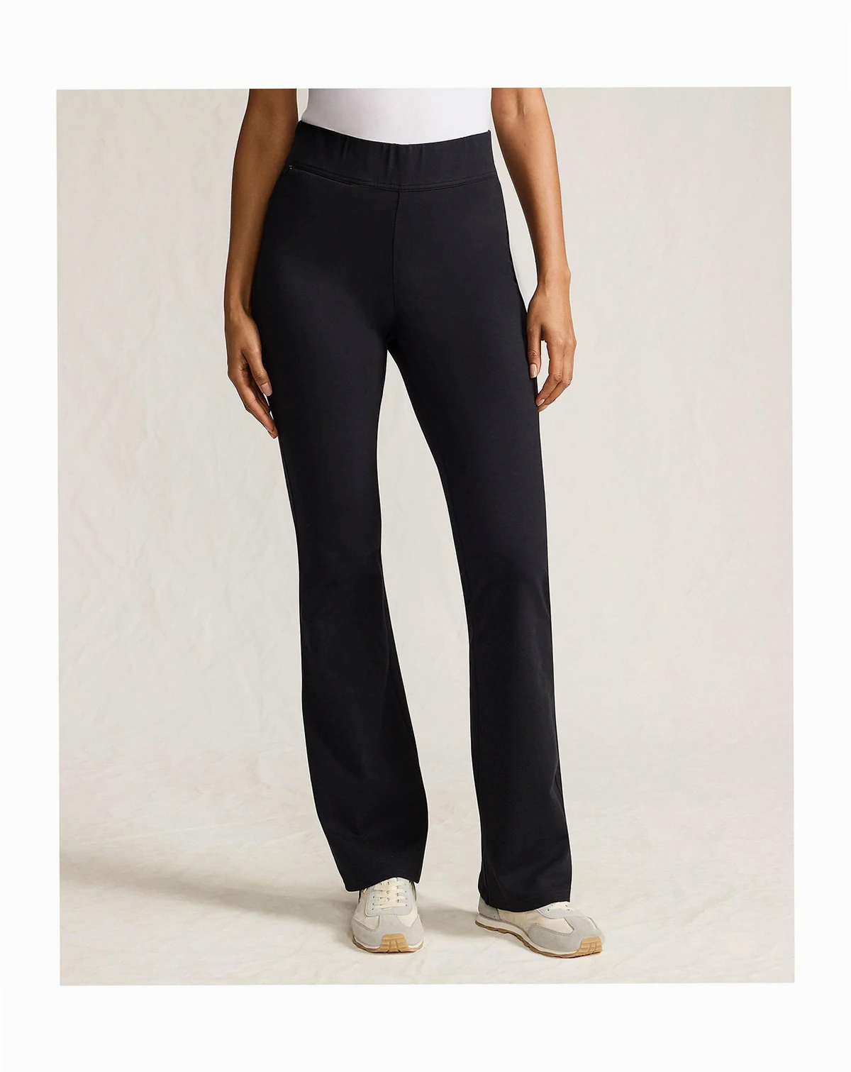 Women's Petite Starfish High Rise Pull On Flare Pocket Pants