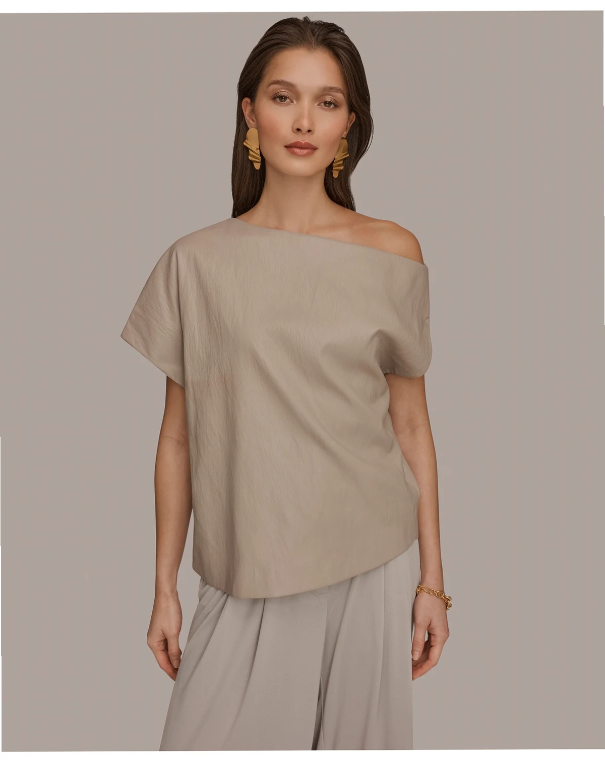 Women's Sleeveless Hem Top