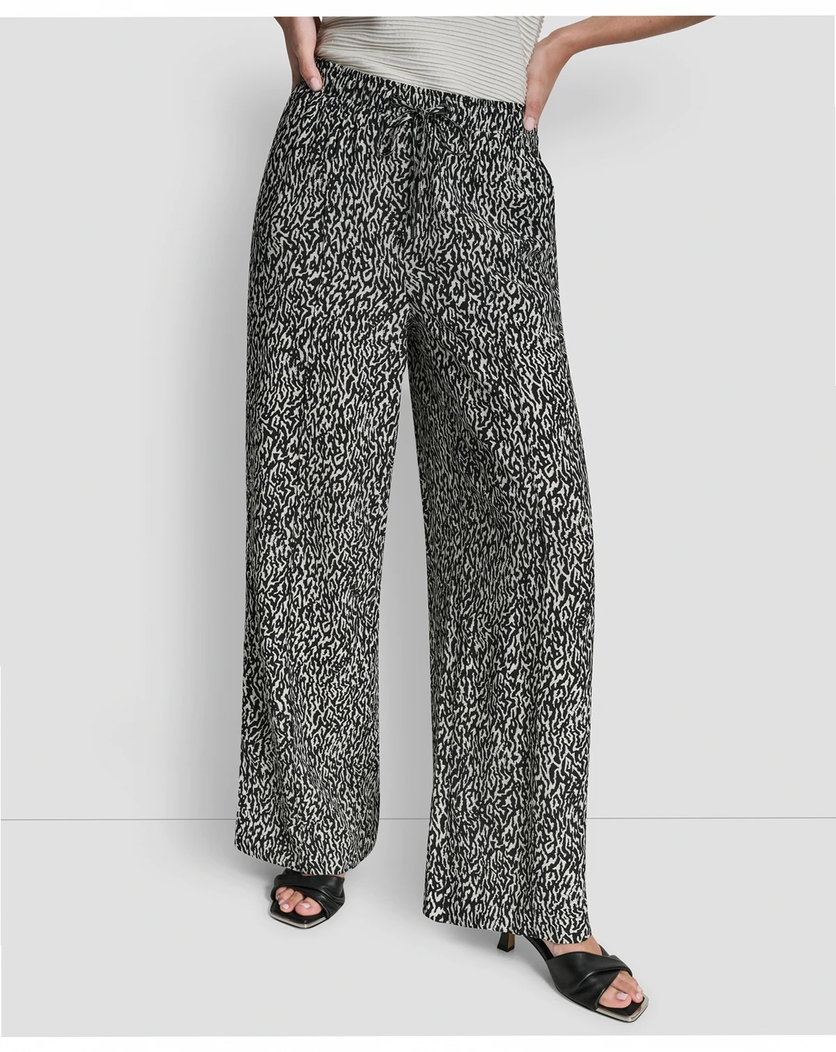 Women's Printed Straight Leg Pull-On Pants