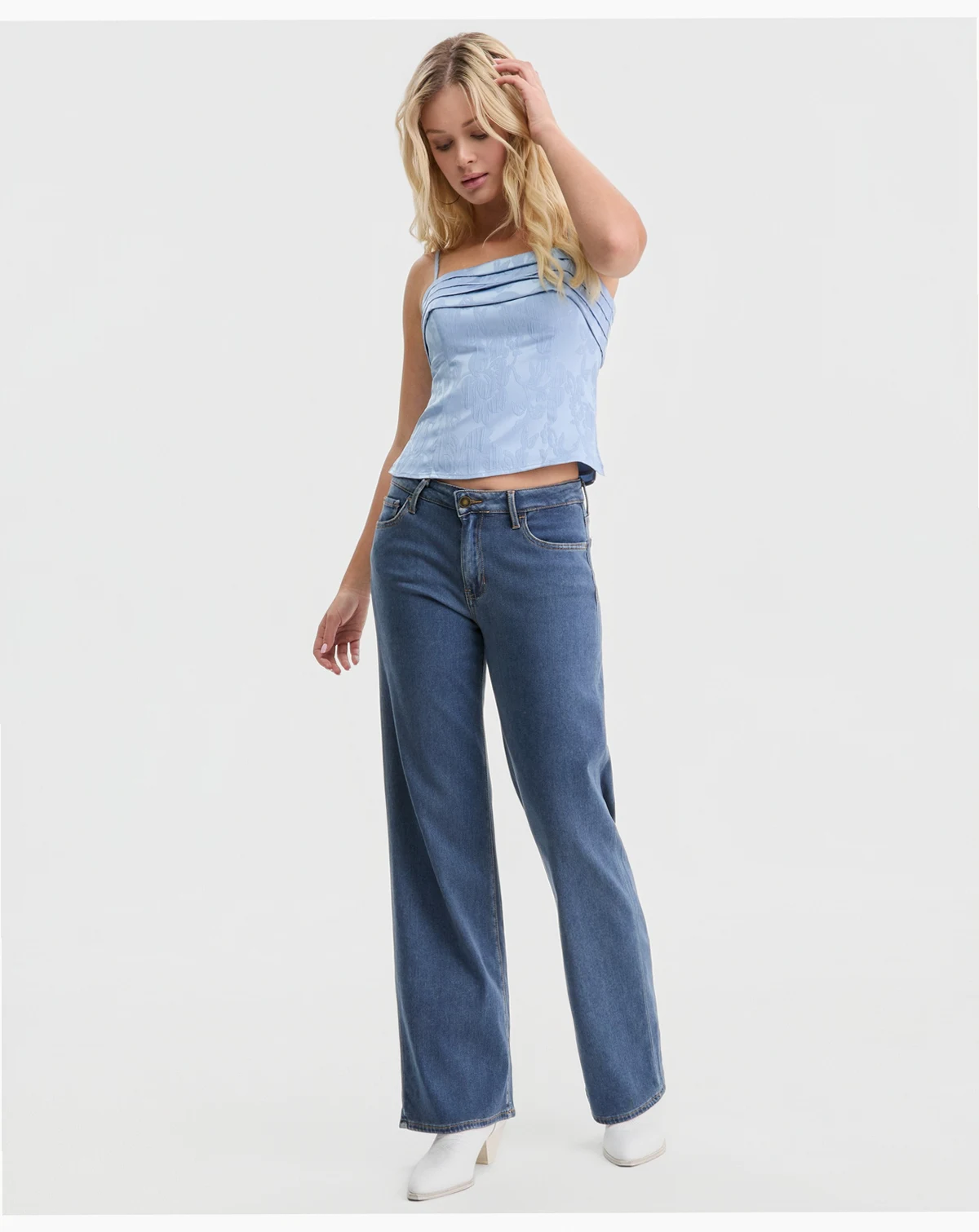 Women's Mid-Rise Slouchy Jeans