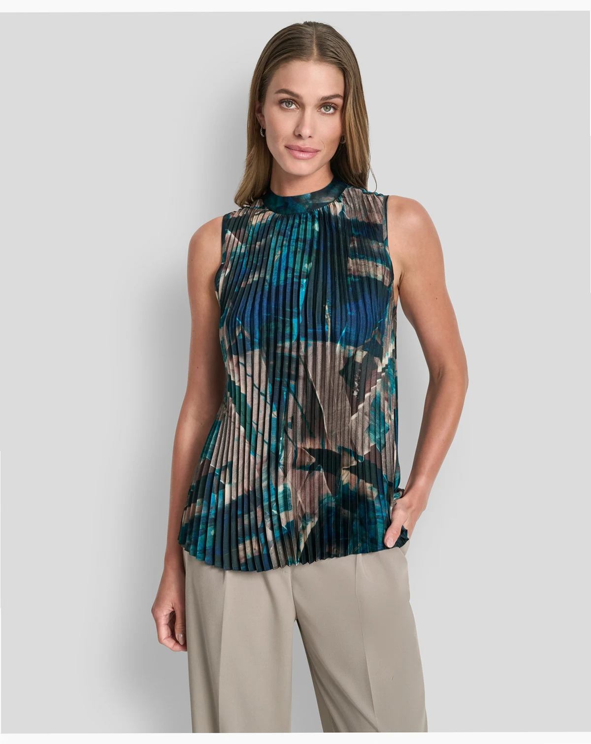Women's Pleated Funnel Neck Sleeveless Blouse