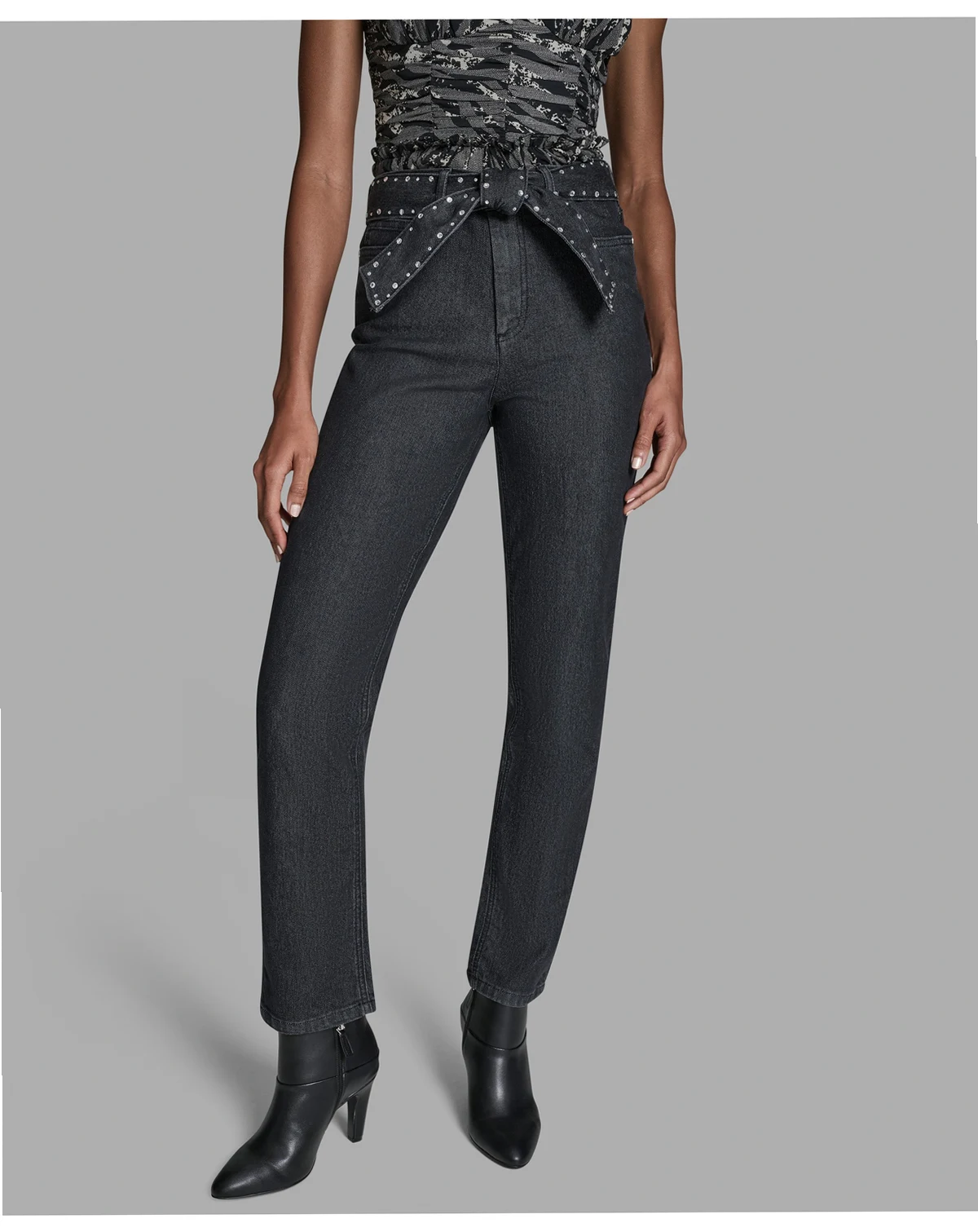 Women's Grommet Straight Leg Mid Rise Jeans