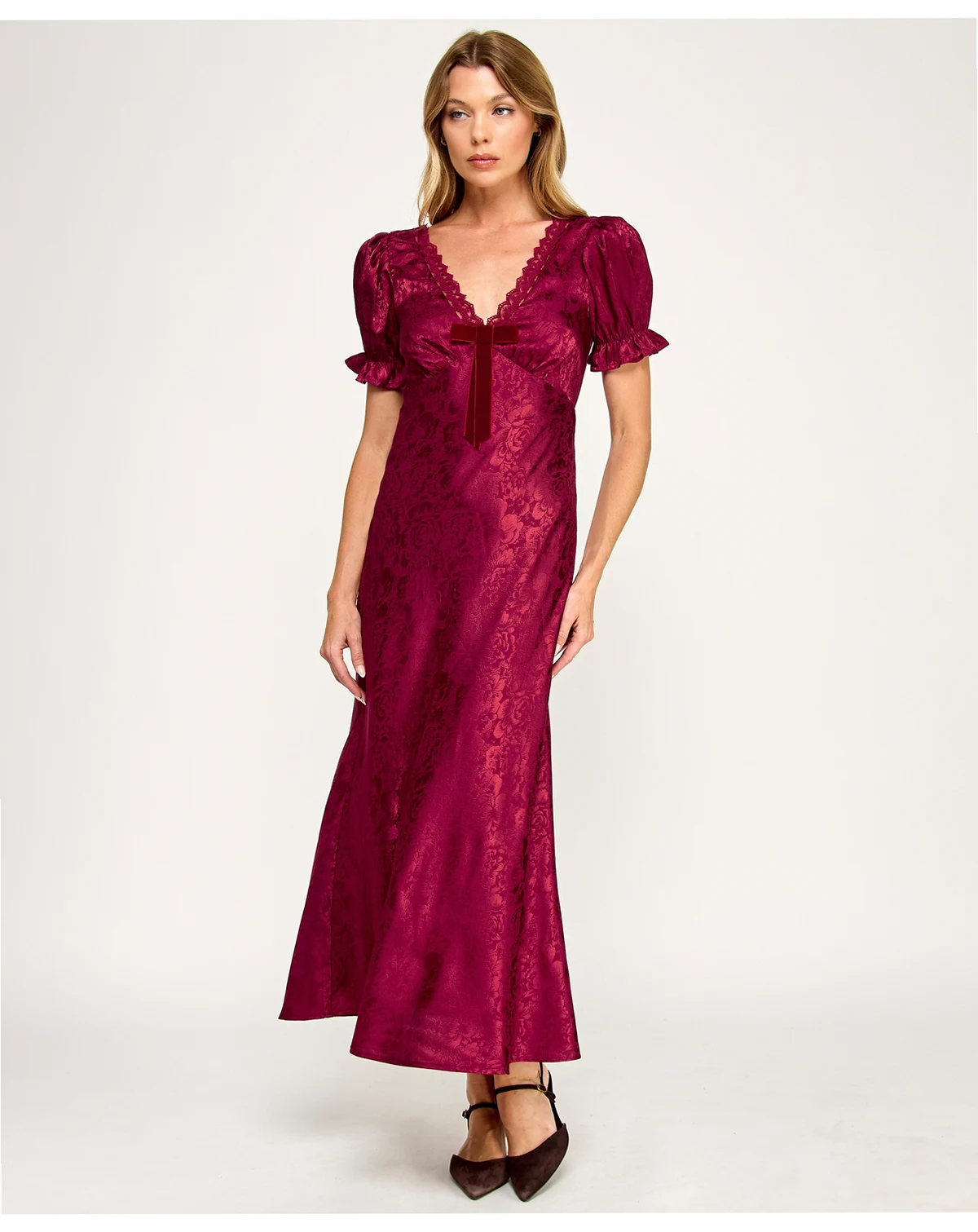 Juniors' Short Sleeves Midi Dress