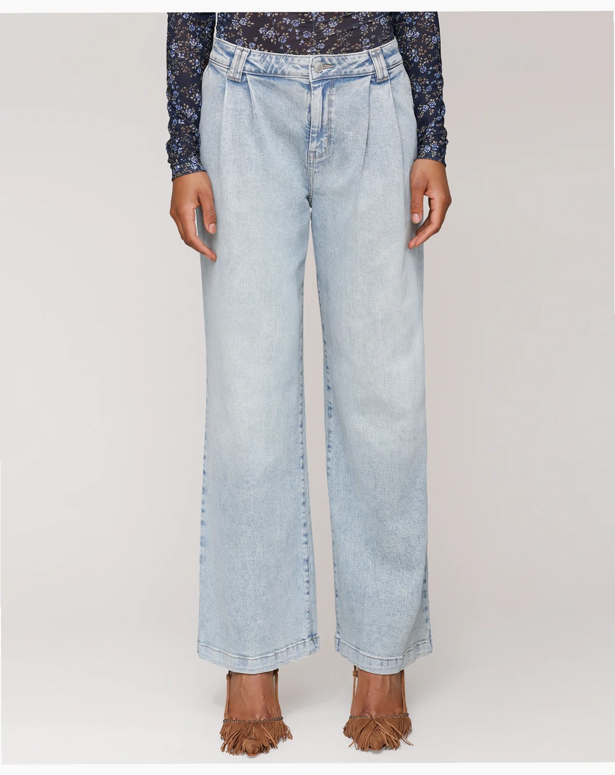 Women's Pleat-Front Wide-Leg Jeans