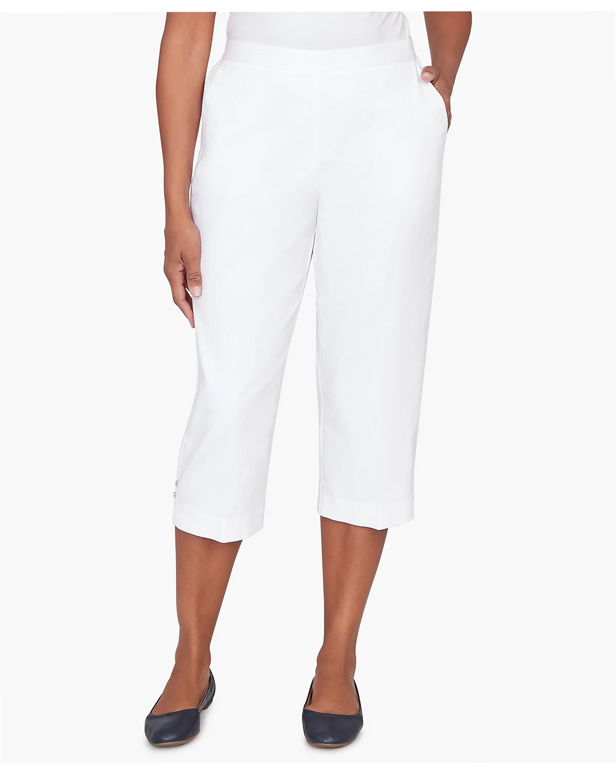 Petite Classic Solid Twill Button Hem Capri Pants