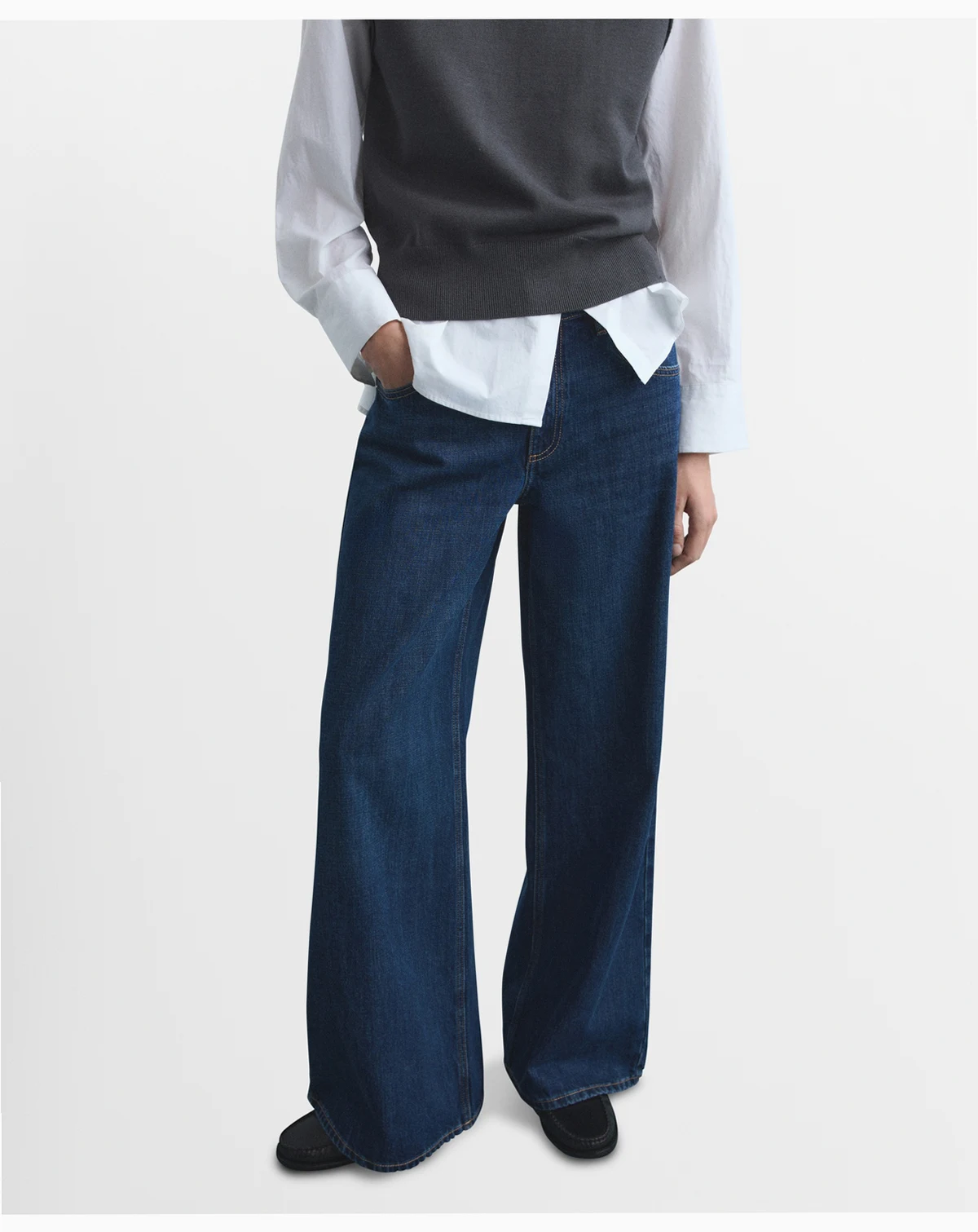 Women's Low-Rise Wide-Leg Jeans