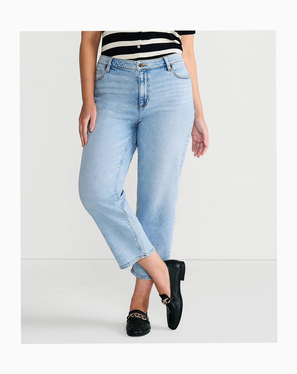 Women's Plus Size Soft Denim Mid Rise Relaxed Straight Crop Jeans