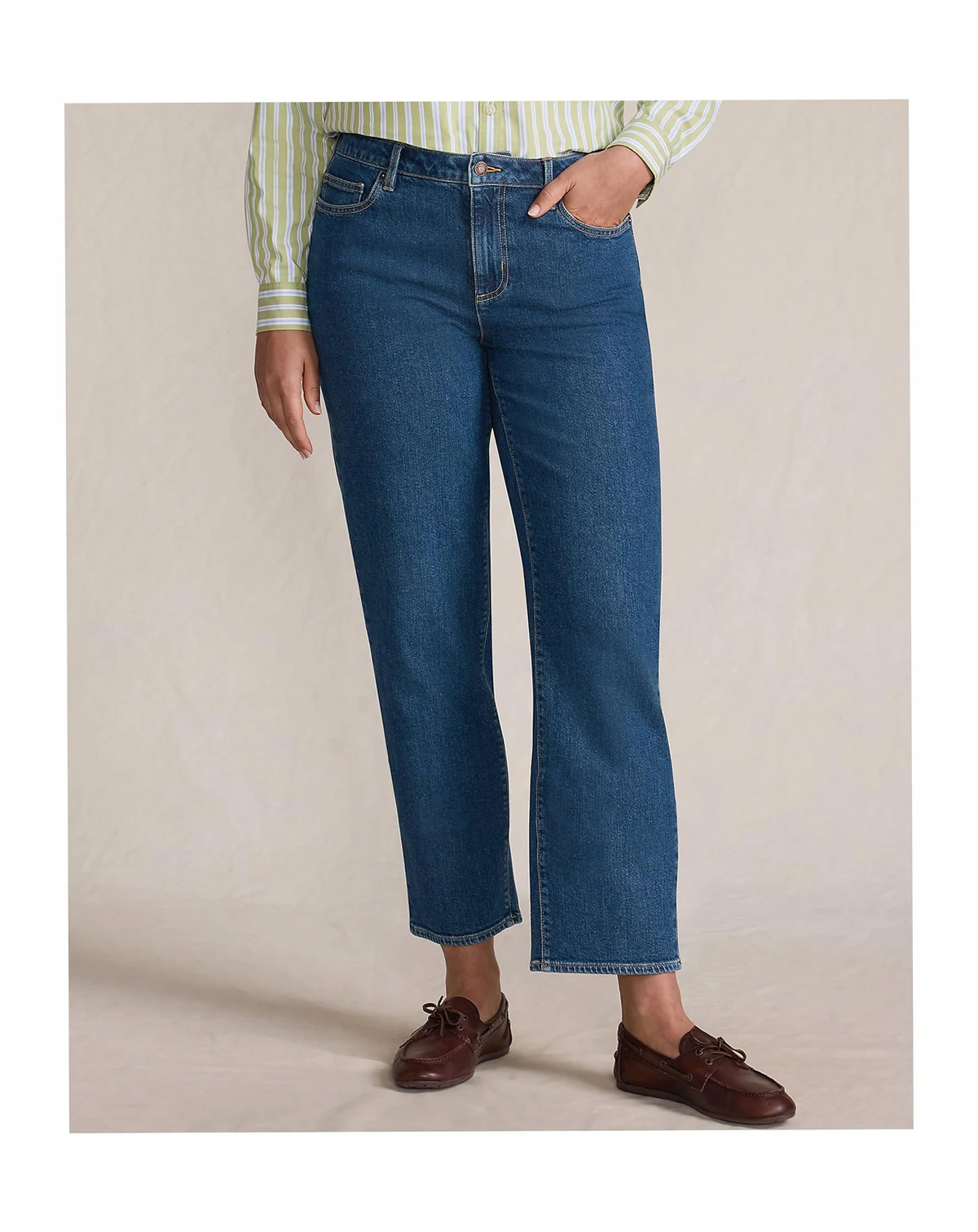 Women's Soft Denim Mid Rise Relaxed Straight Crop Jeans