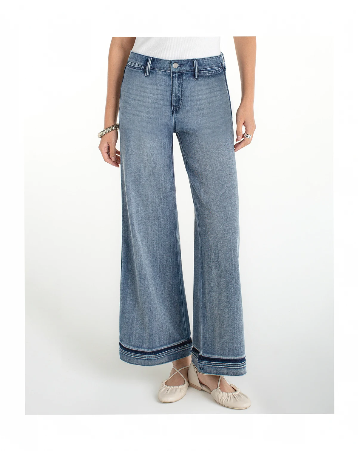 Women's Petite Super Stride Wide-Leg Jeans