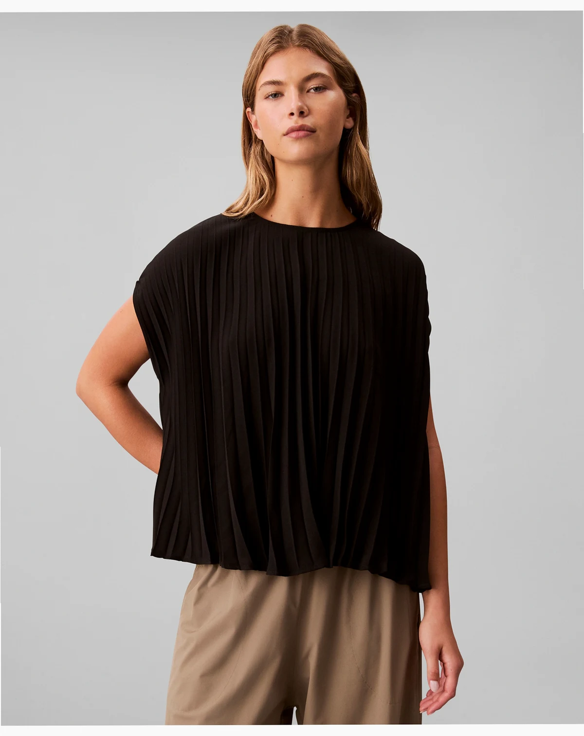 Women's Pleated Short Sleeve Top