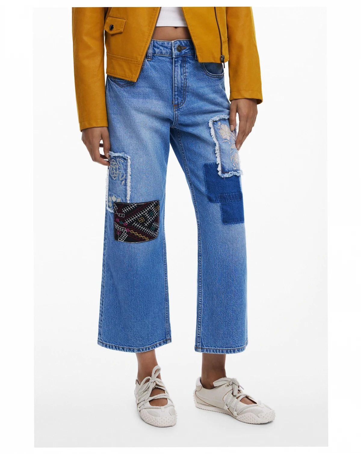 Women's Cropped jeans with patches