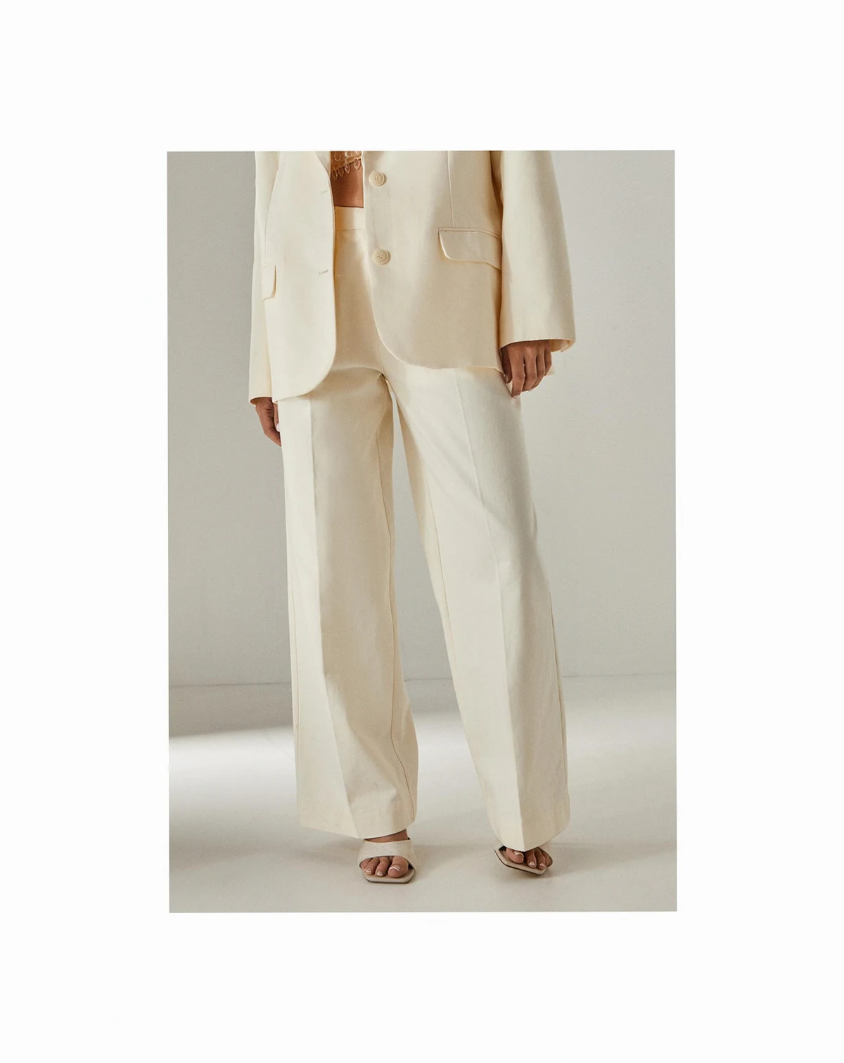 Women's Twill Buckle Tailored Pants