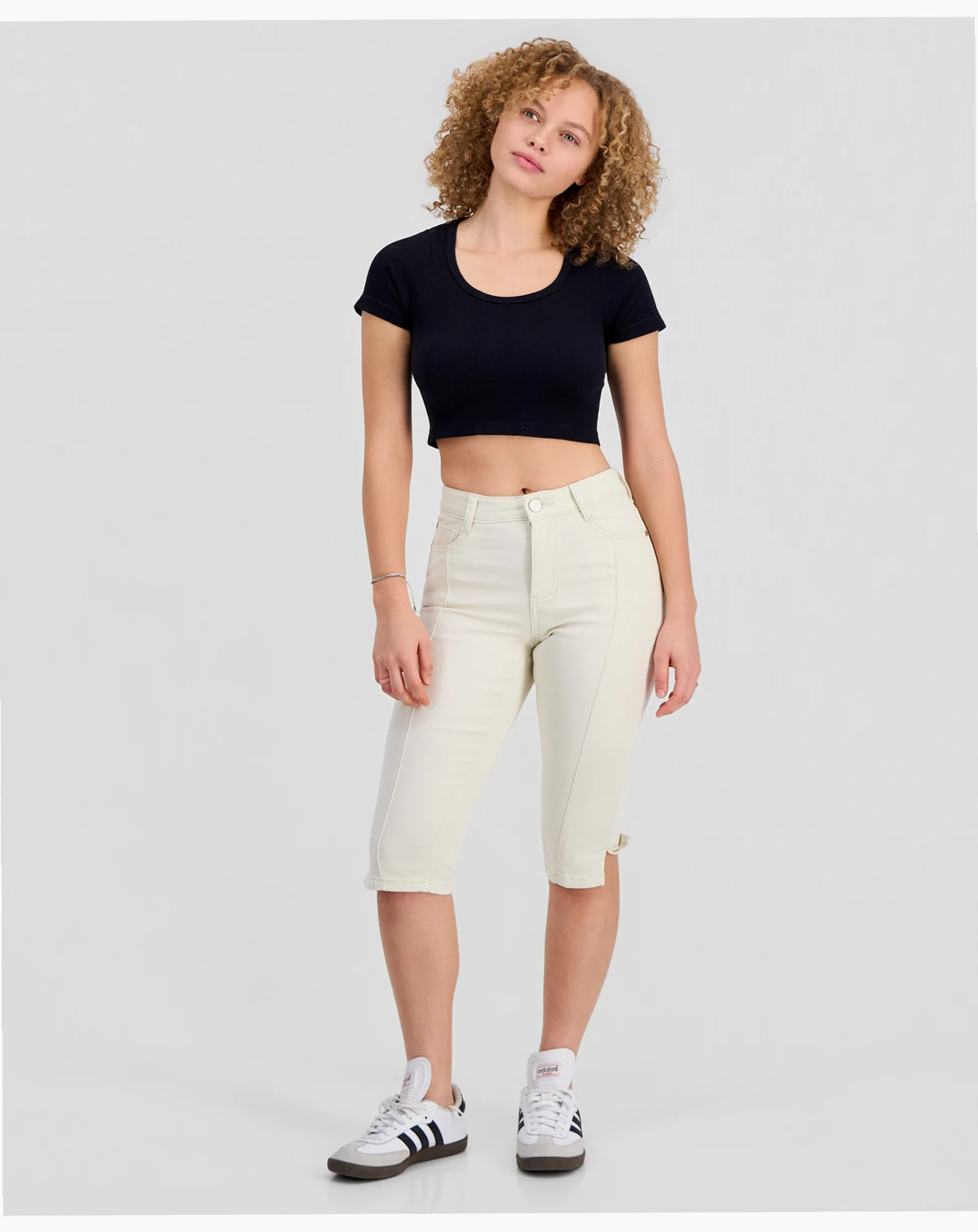 Juniors' Capri Jeans