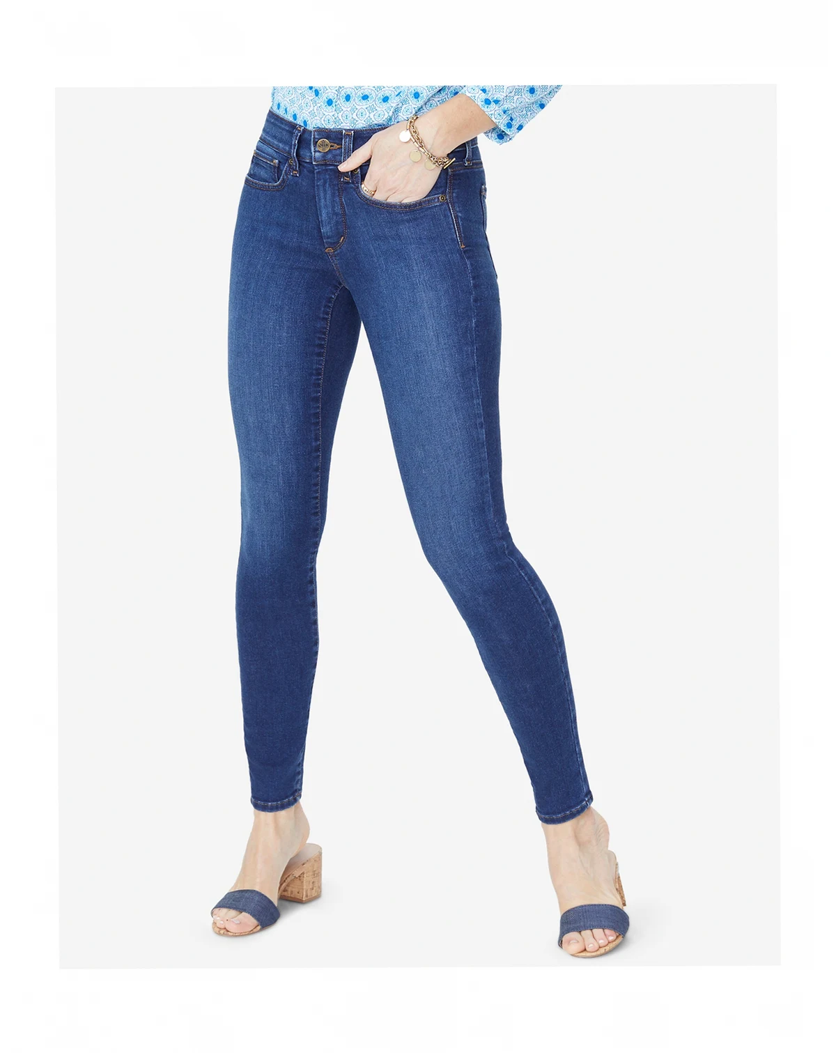 Petite Ami Tummy-Control Skinny Jeans