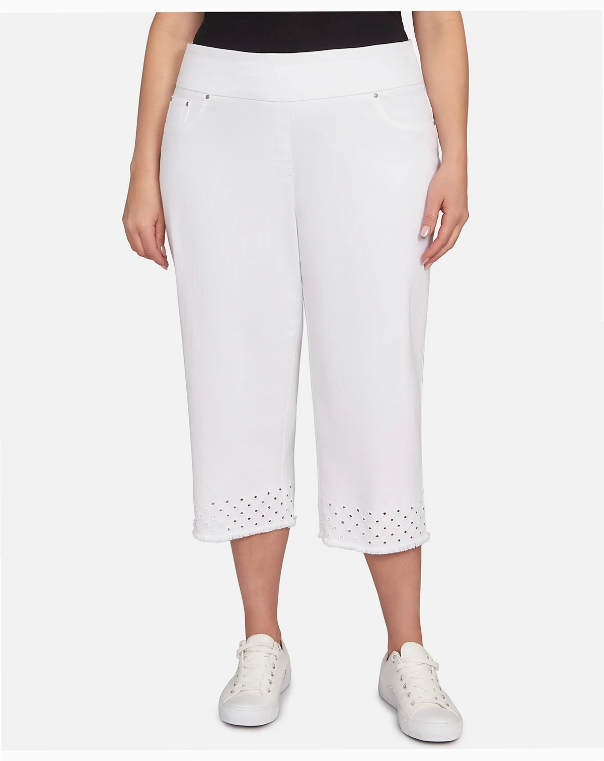 Plus Size Embroidered Hem Soft Stretch Denim Capri Jeans