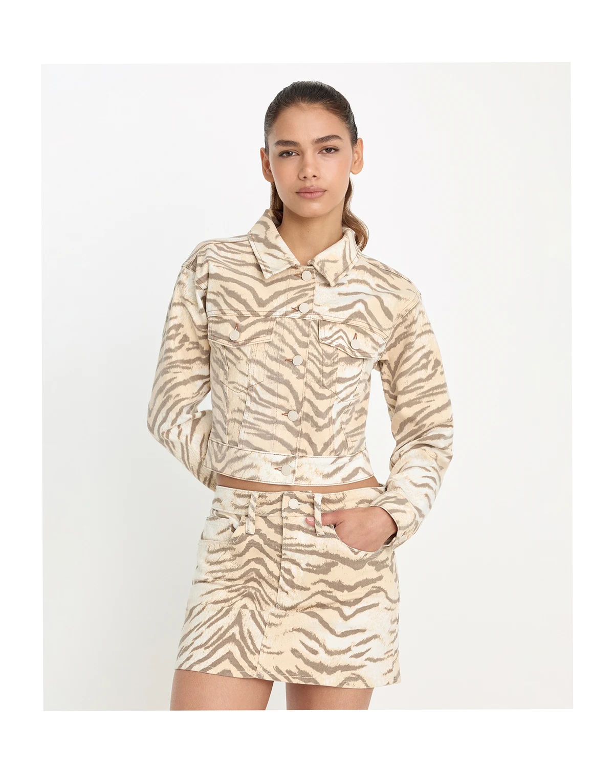 Women's Essential Crop Tiger Print Collared Jacket