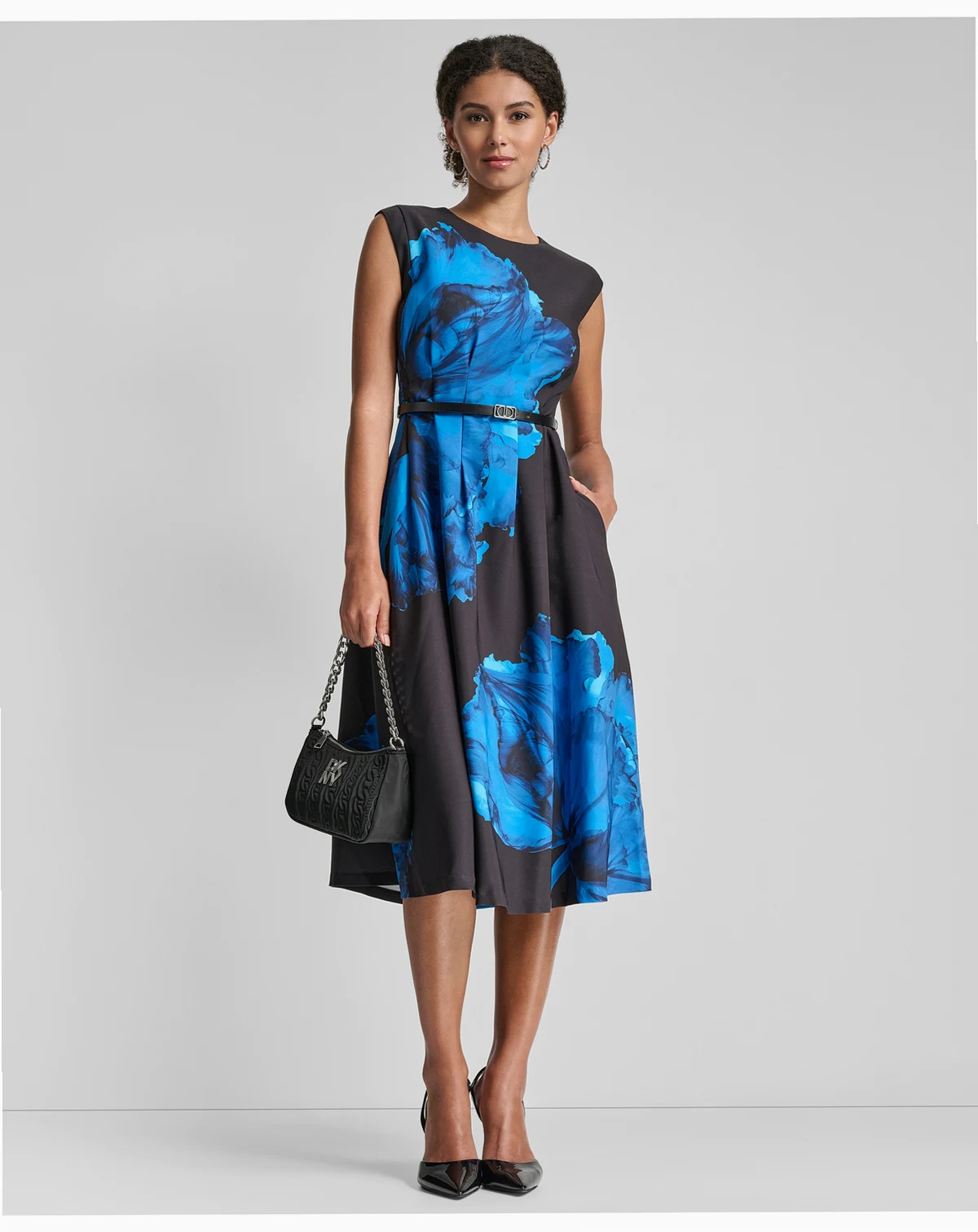 Women's Sleeveless Jewel Neck Fit and Flare Midi Dress