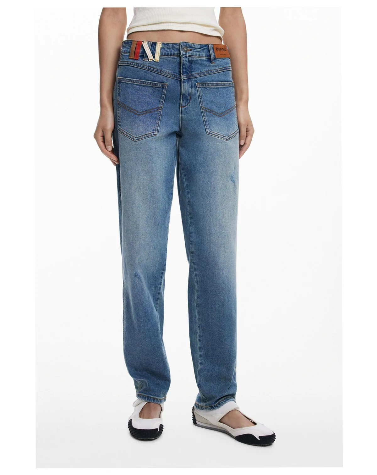 Women's Boyfriend jeans with inverted pockets