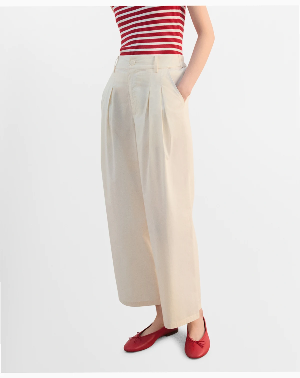 Women's Wide-Leg Cropped Pleated Pants