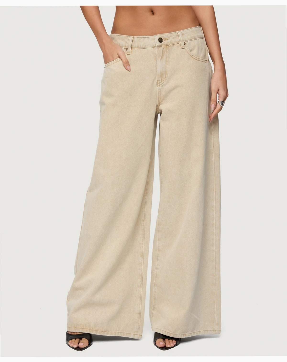 Women's Buttoned Belt Low Rise Baggy Jeans