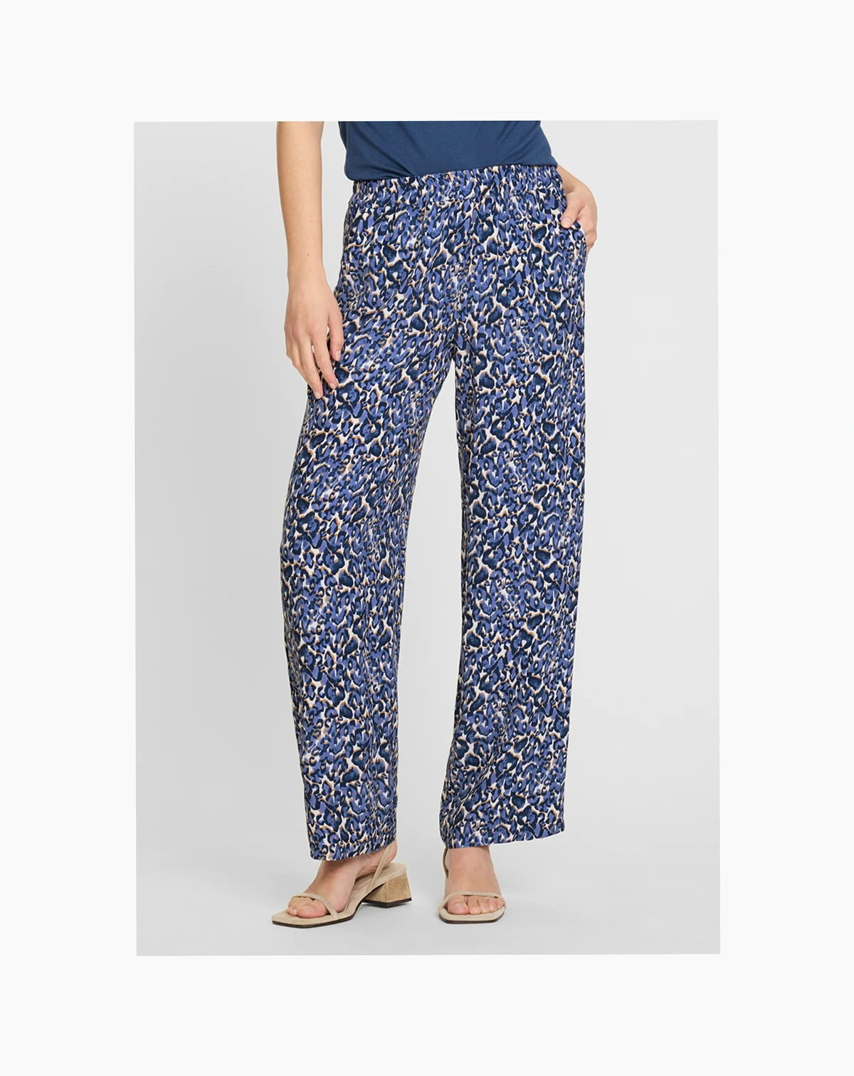 Women's Anna Fit Wide Leg Leo Print Pant