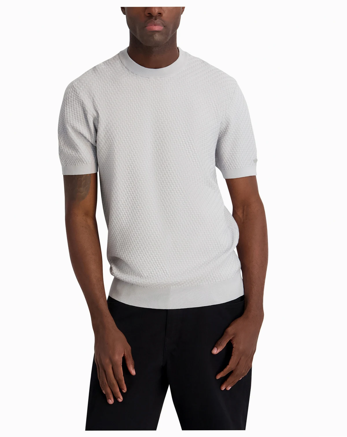 TEXTURED S/S FITTED CREWNECK