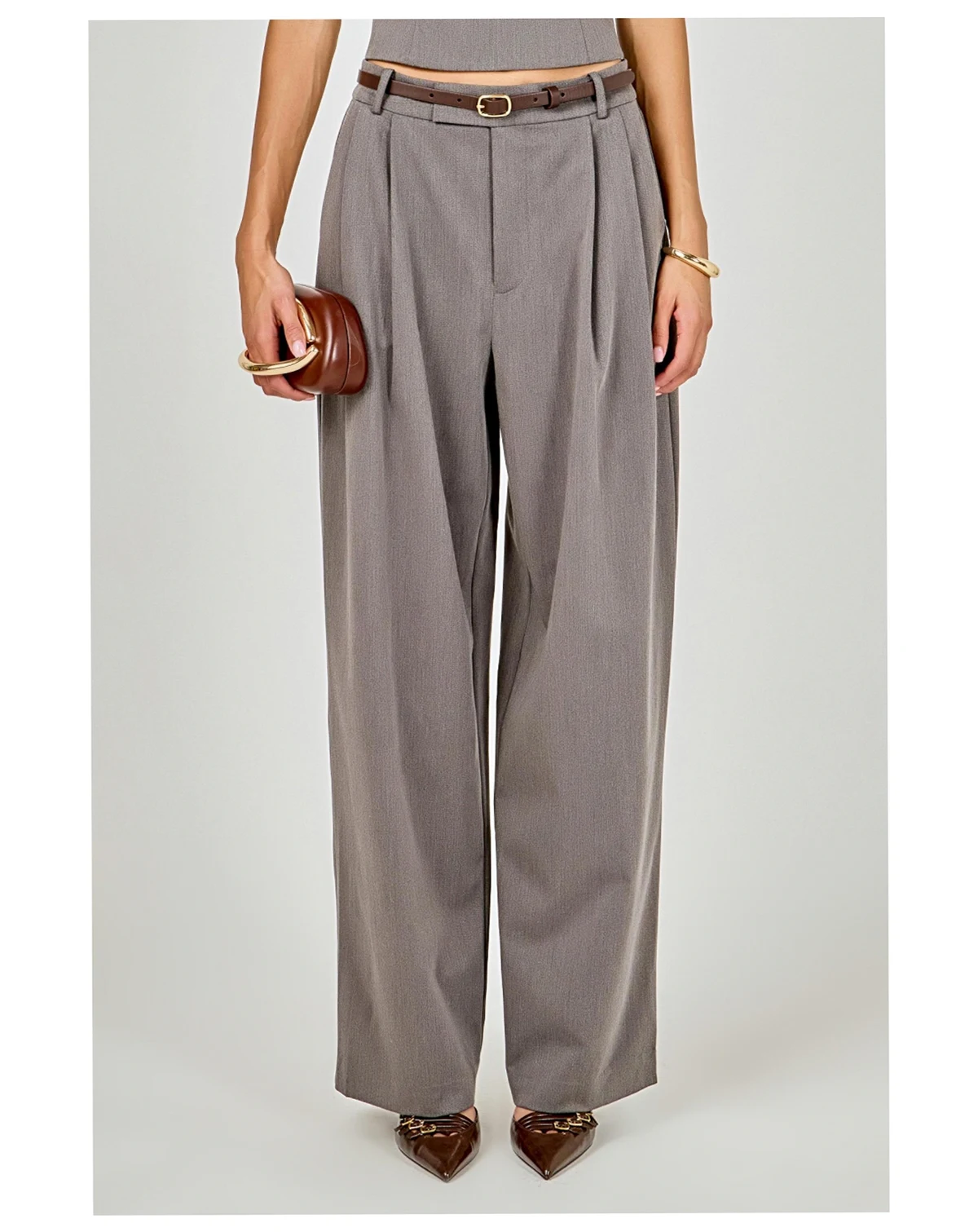 Women's Relaxed Trouser with Pleats.