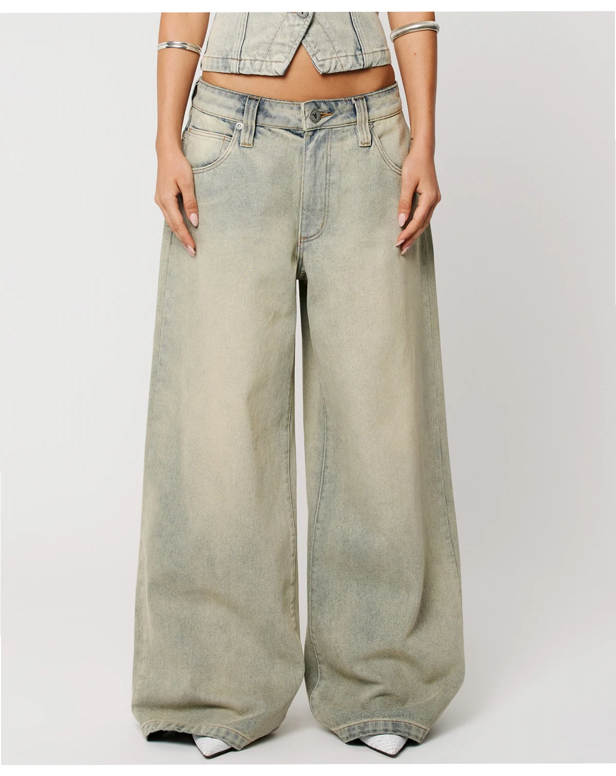 Women's 99 Low-Rise Mega Baggy Jeans