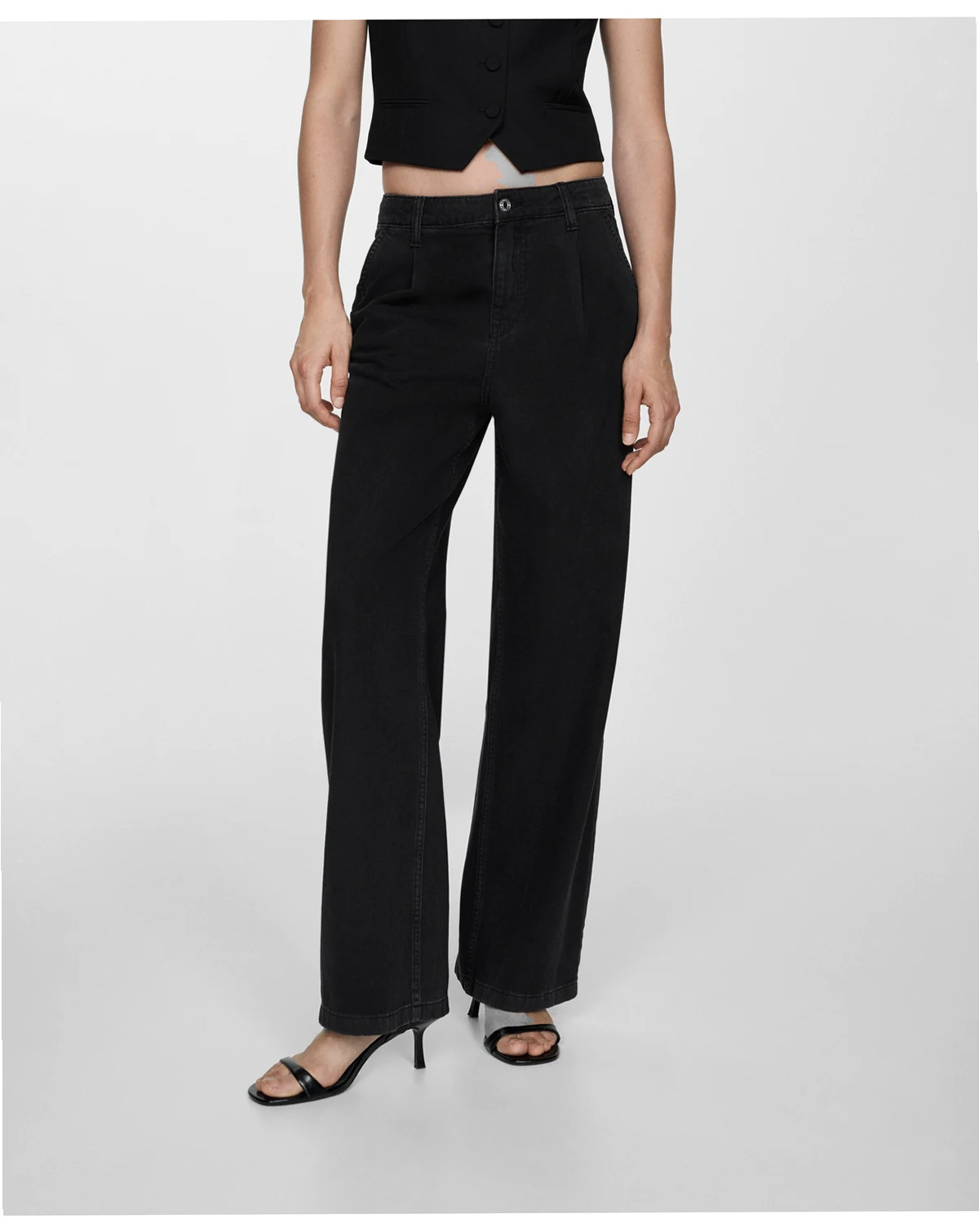 Women's Straight Pleated Jeans