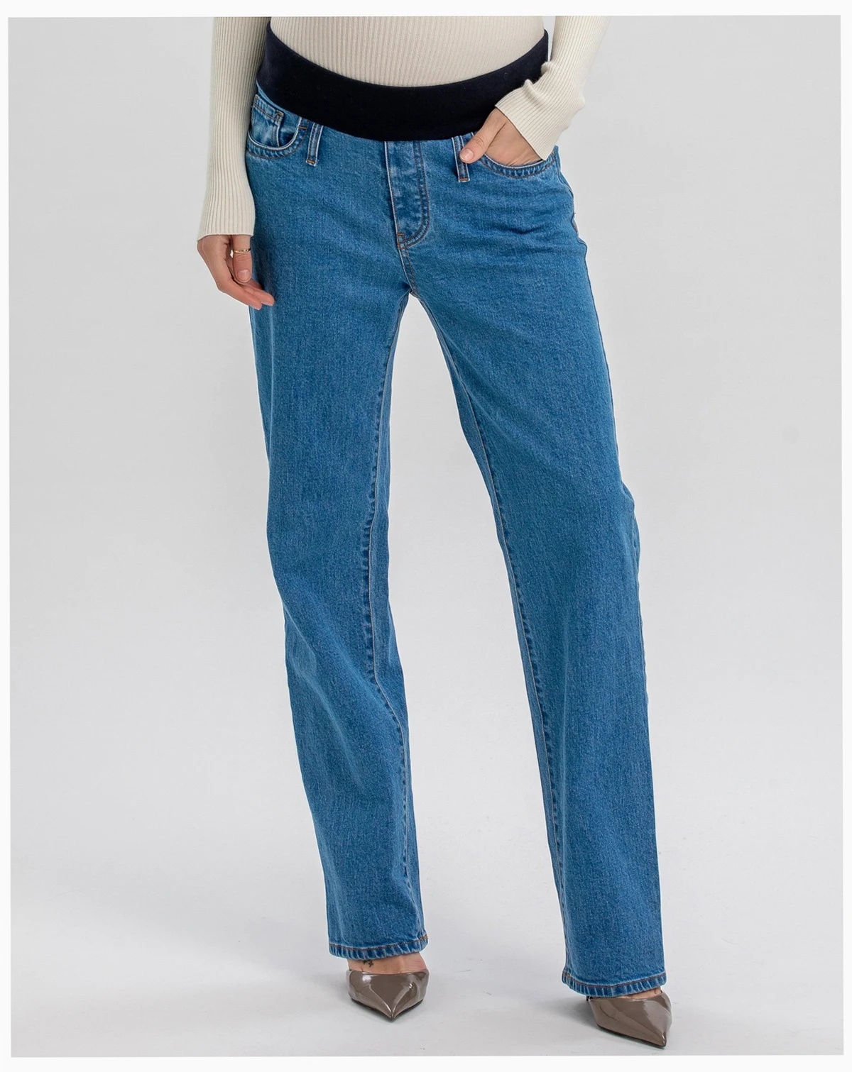 Regular Straight Maternity Jeans in Medium Wash